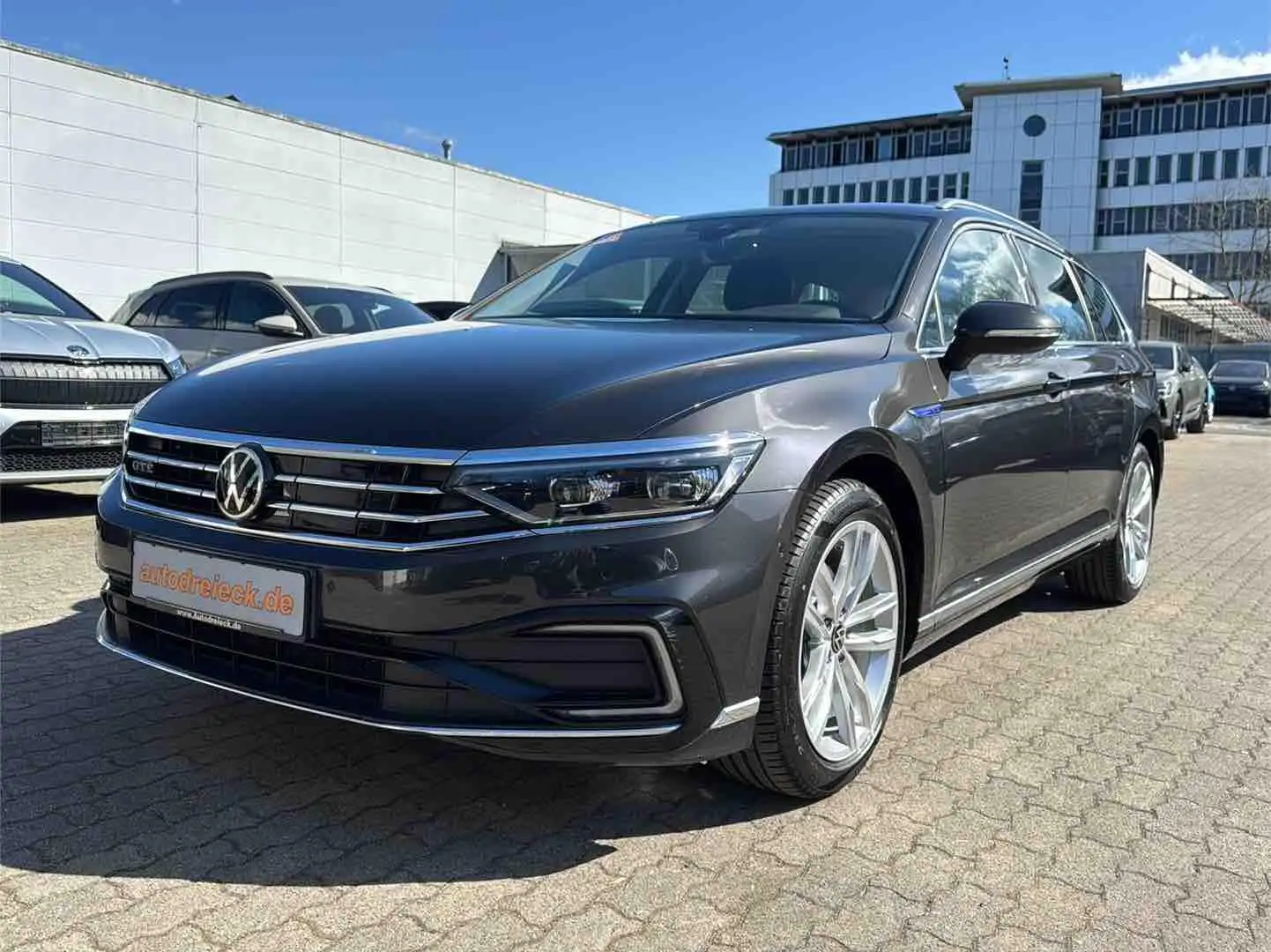 Volkswagen Passat Variant GTE AHK IQ.LIGHT ALCANTARA 360 18 Grau - 1
