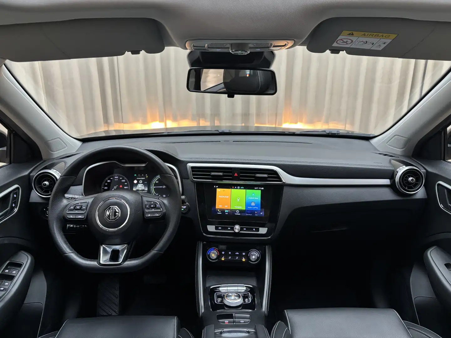 MG ZS MG EV Luxury 45 kWh *Panoramadak* Keyless / Carpla Noir - 2
