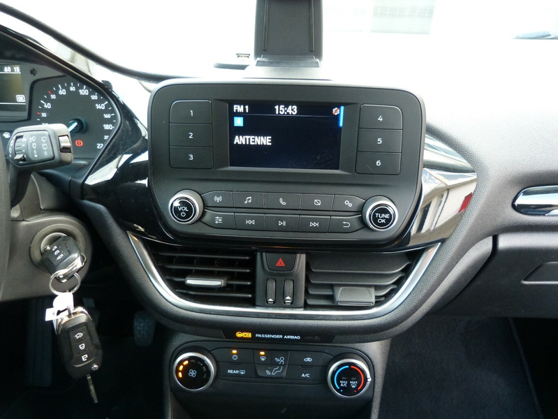 Ford Fiesta Trend 1.1 [KLIMA/PDC/NUR 35.610 KM] — photo 11