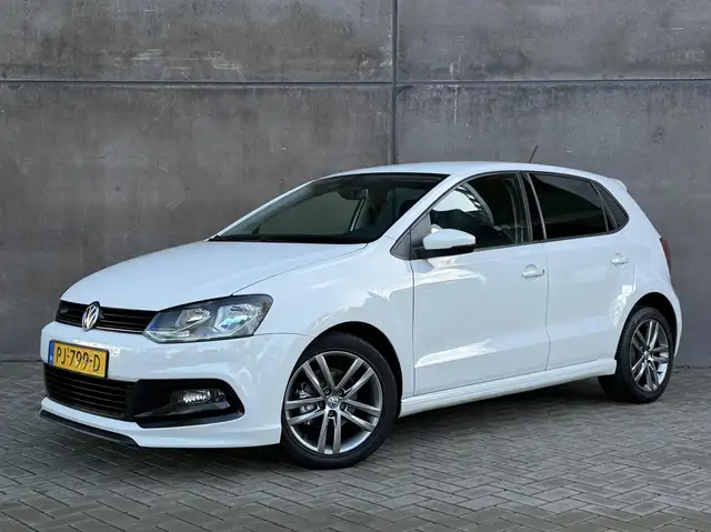 Volkswagen Polo 1.2 TSI Comfortline Business R-Line | Airco | CarP