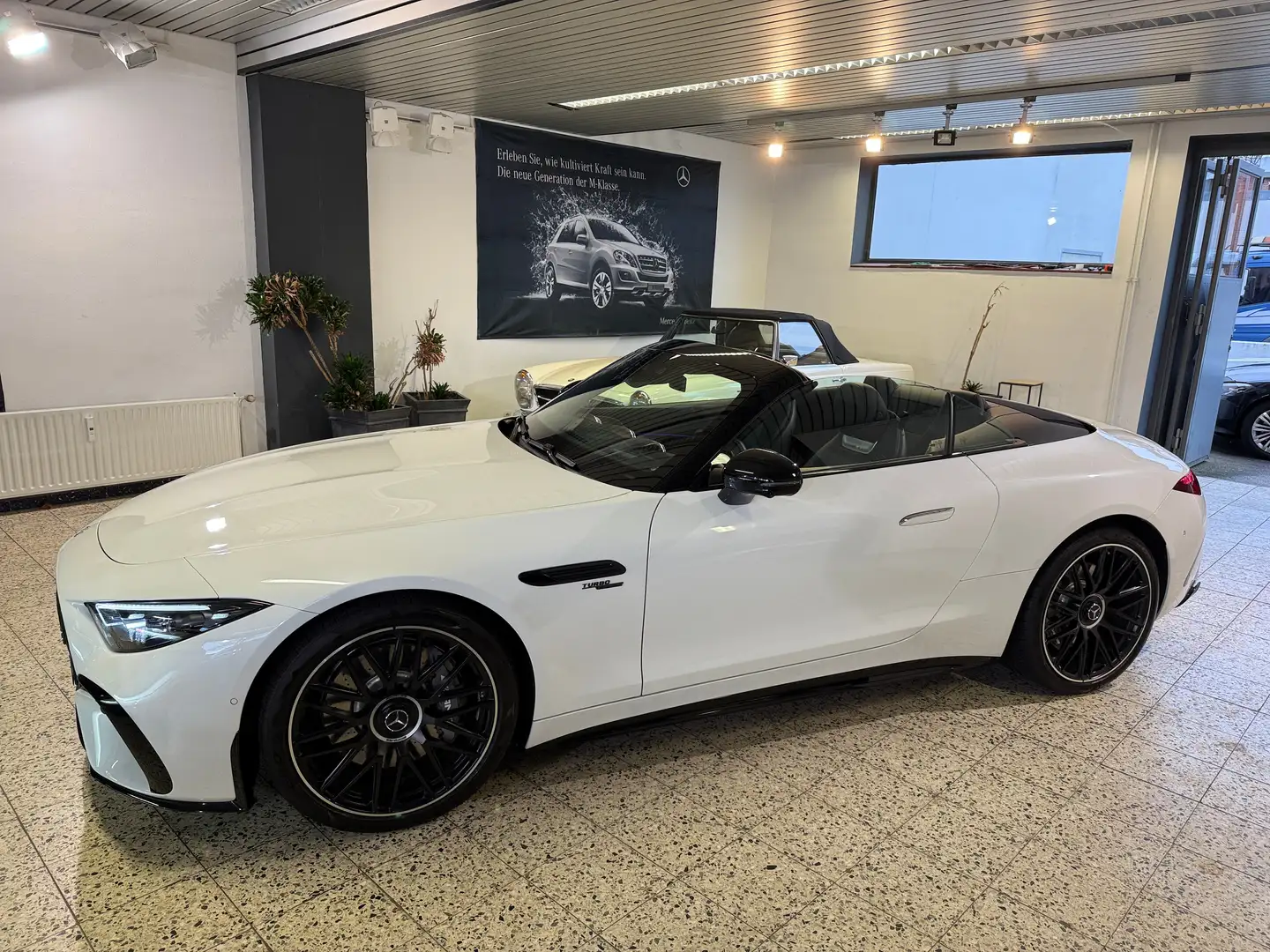 Mercedes-Benz SL 43 AMG AMG+NIGHT+PERFORMANCE+AERODYNAMIK LED/DIST/HUD/21" Blanco - 1