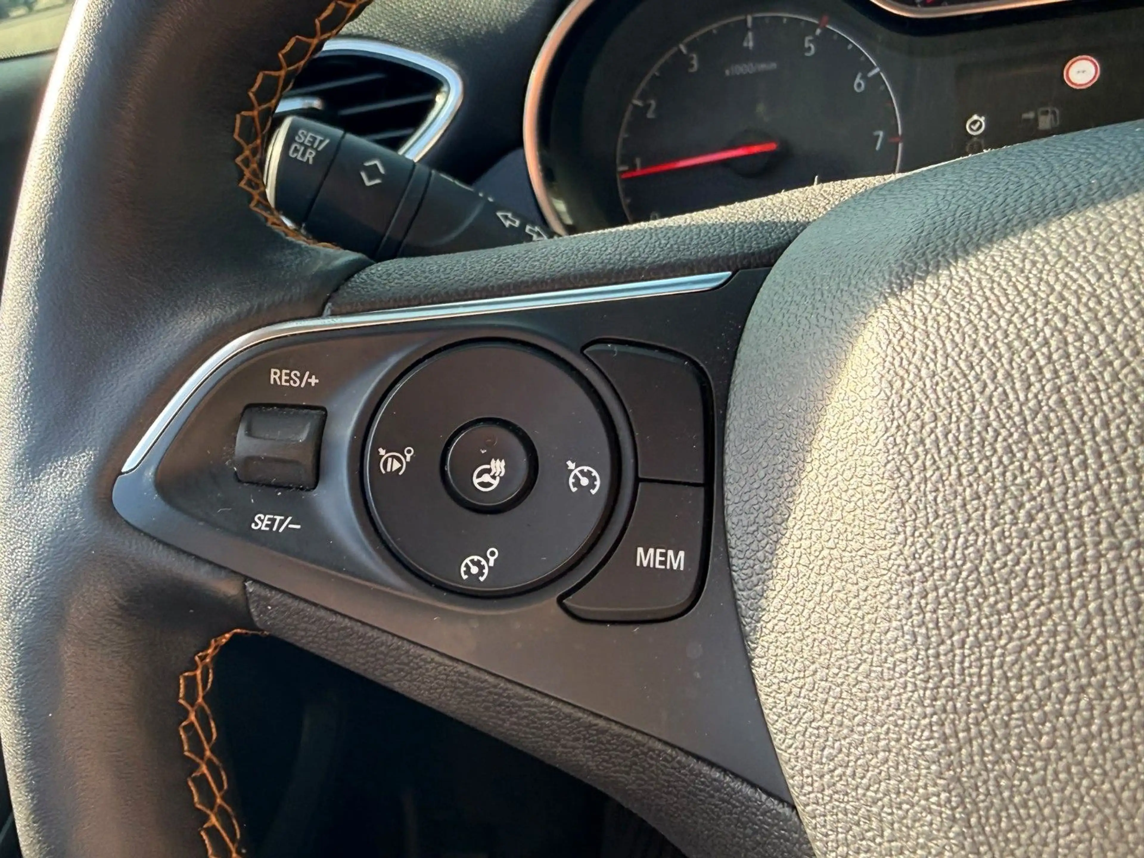 Opel Crossland X Innovation/LED/Teilleder/Kamera — photo 14