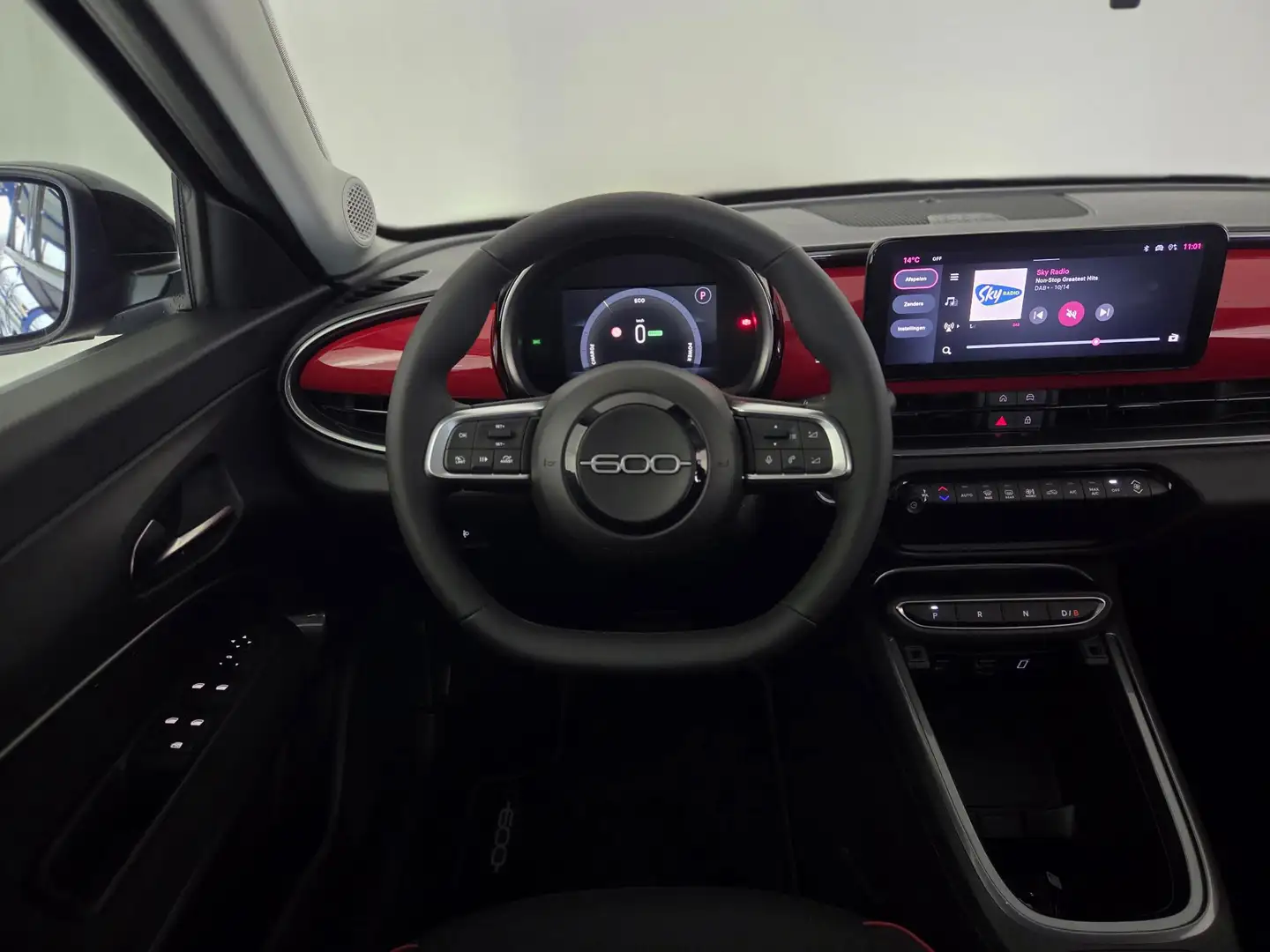 Fiat 600e RED 54 kWh | Apple-Android | Cruise Control | Park Negro - 2