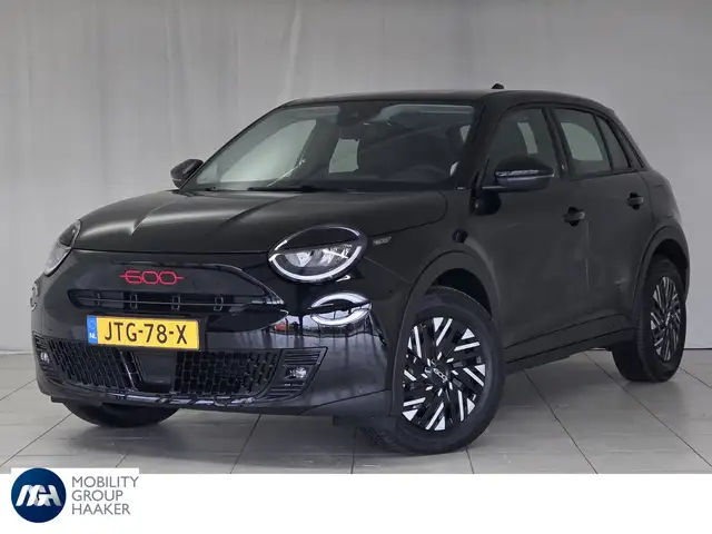 Fiat 600e RED 54 kWh | Apple-Android | Cruise Control | Park