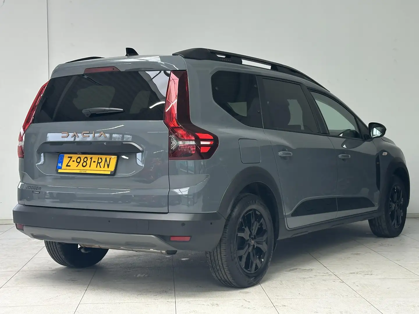 Dacia Jogger 1.6 Hybrid 140 Extreme 7p. | Parkeersensoren V+A | Gris - 2