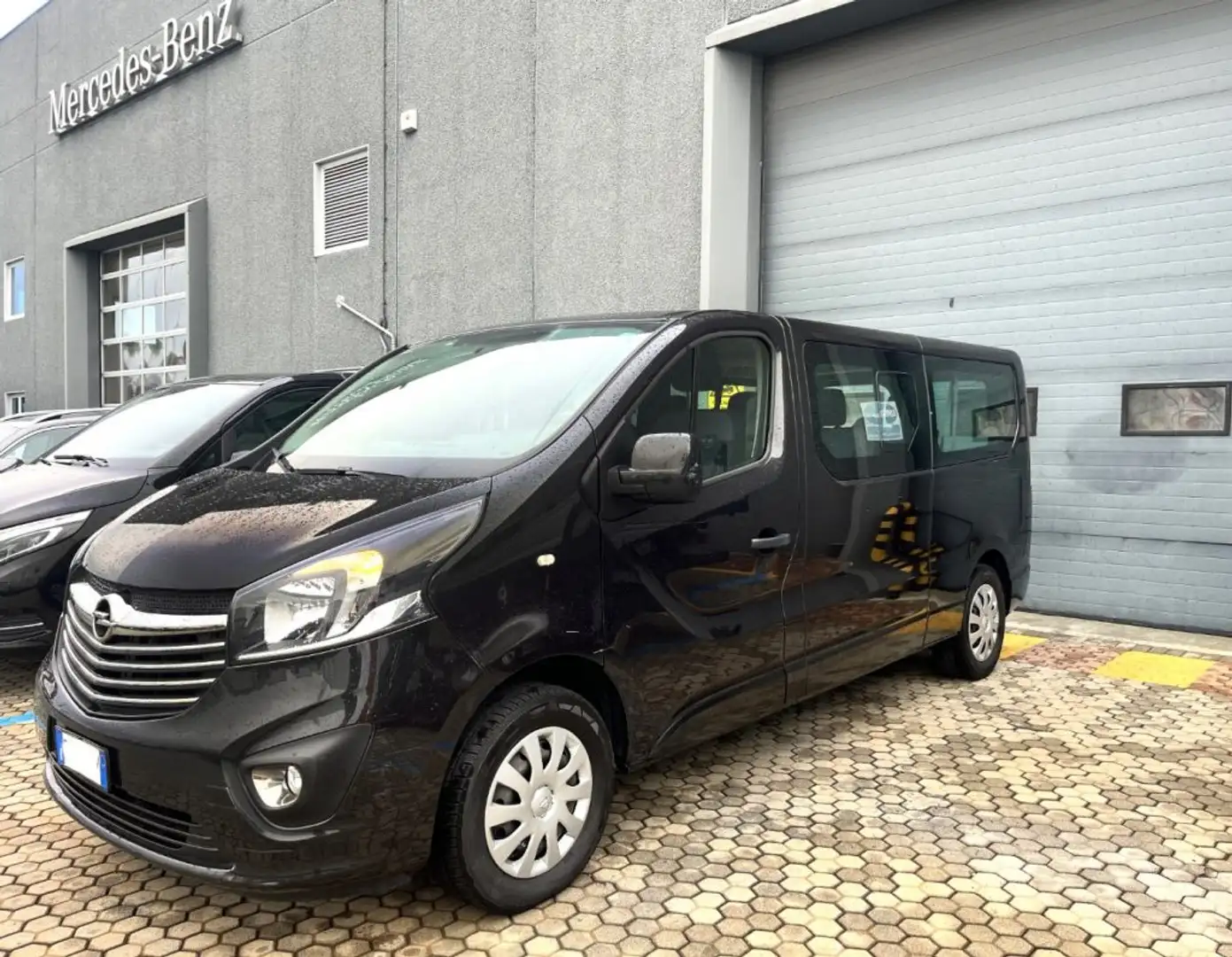 Opel Vivaro 29 BiTurbo S&S EcoFLEX Combi Чорний - 1