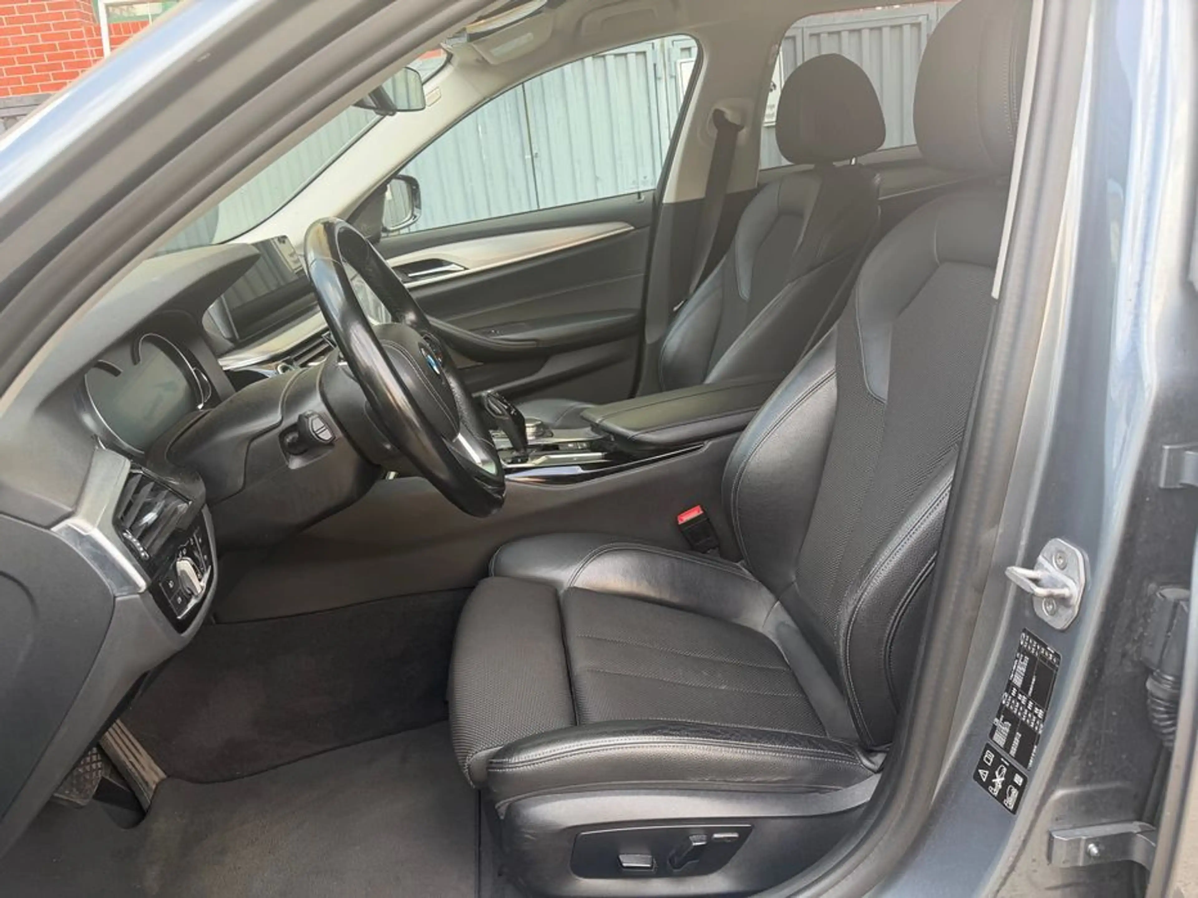 BMW 520 Touring 520 d xDrive Sport Line Harman Kardon — photo 8