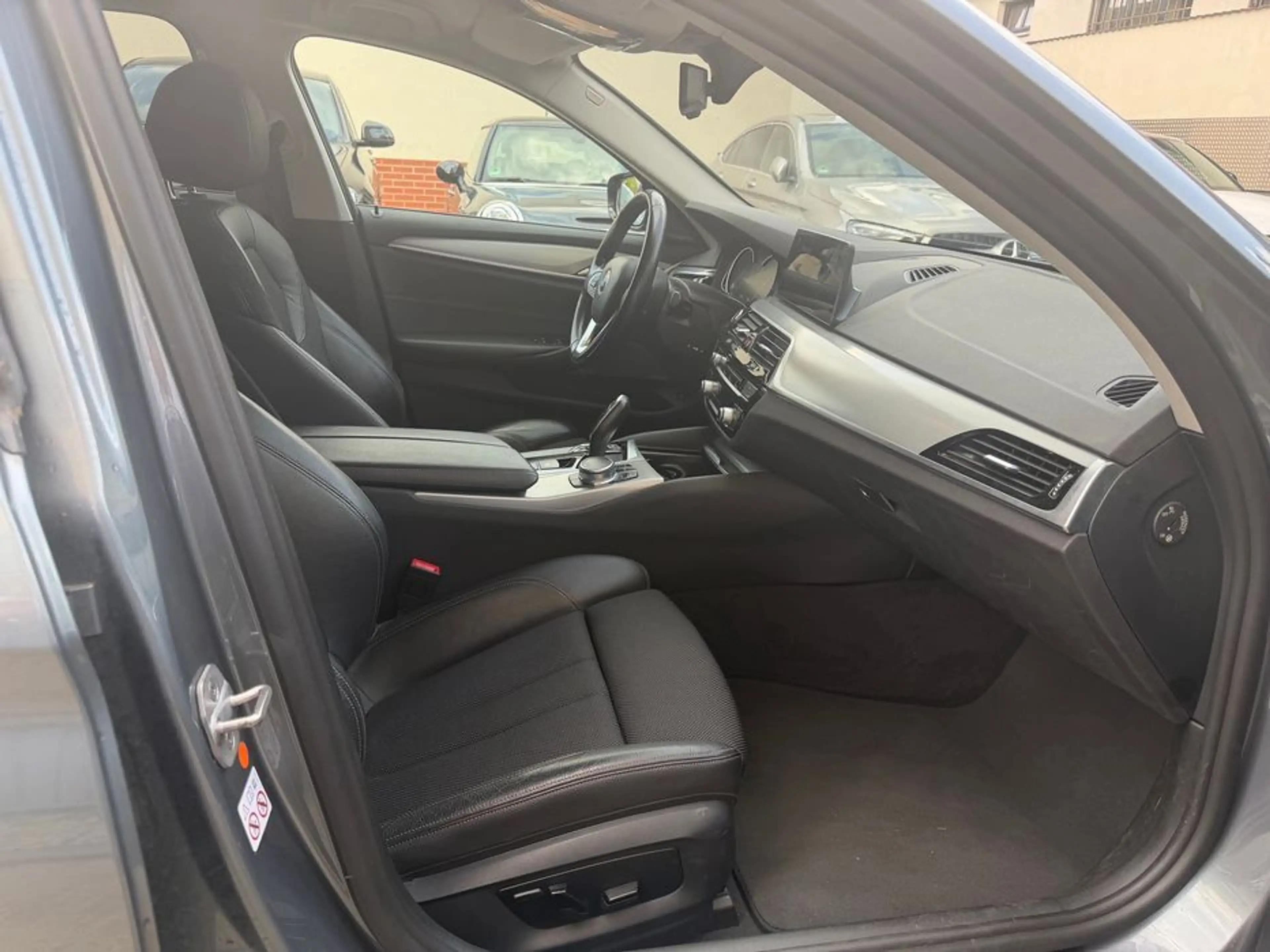 BMW 520 Touring 520 d xDrive Sport Line Harman Kardon — photo 13