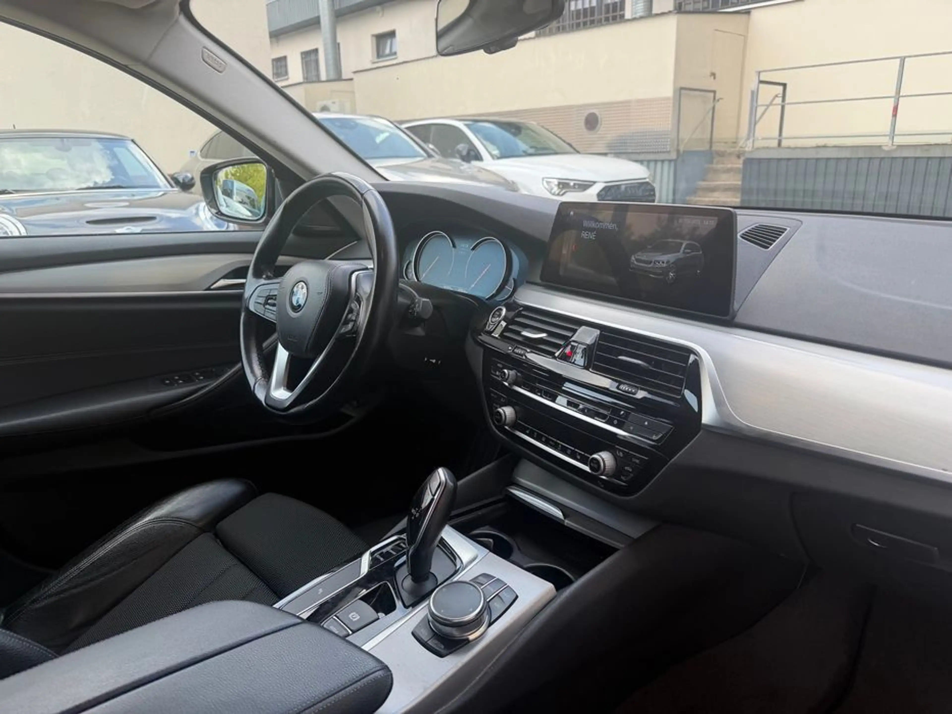 BMW 520 Touring 520 d xDrive Sport Line Harman Kardon — photo 11