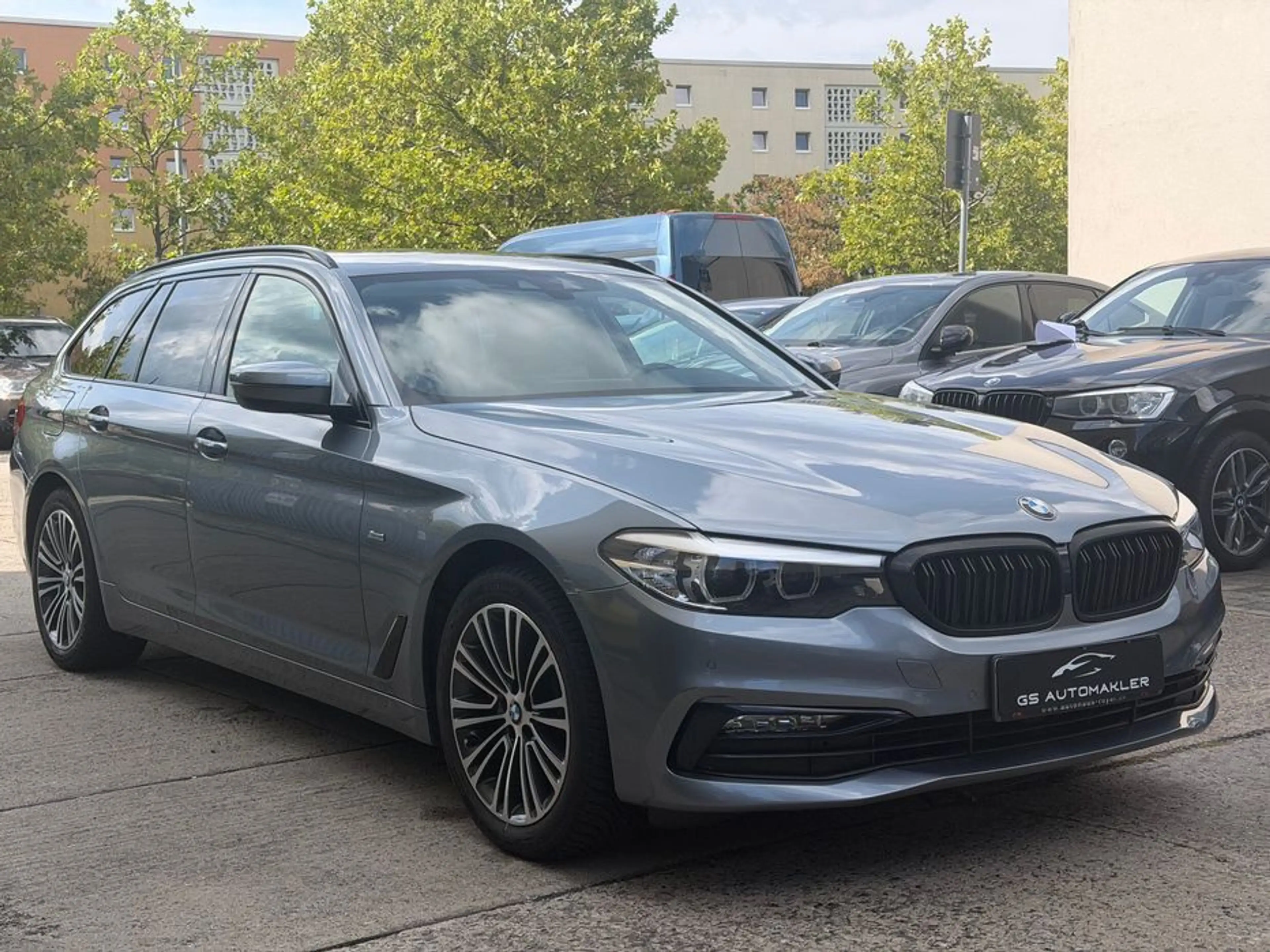 BMW 520 Touring 520 d xDrive Sport Line Harman Kardon — photo 4