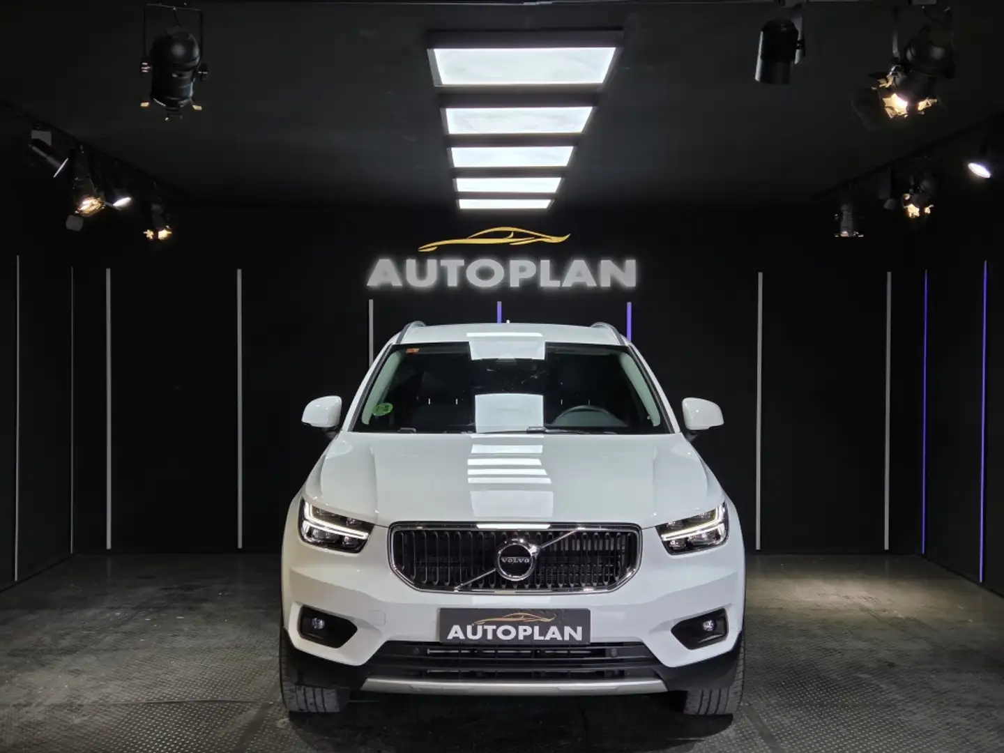 Volvo XC40 D3 Momentum Wit - 2
