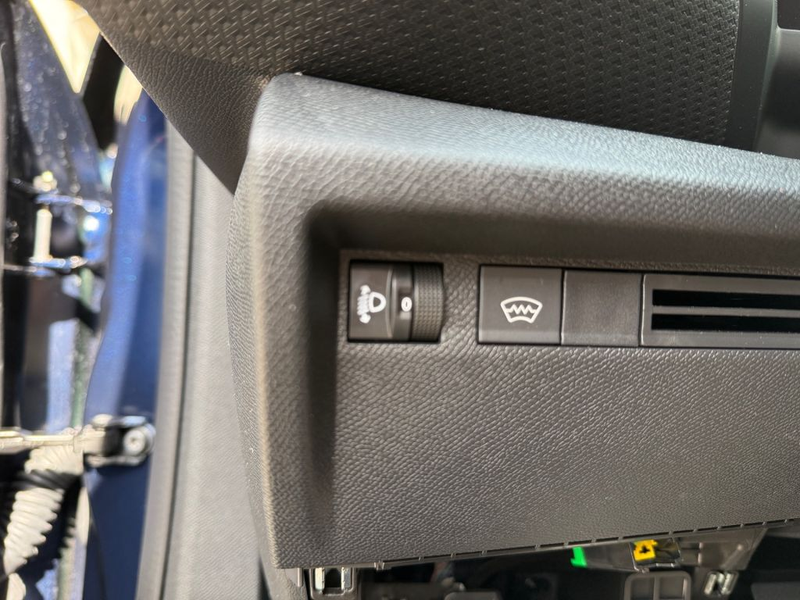 Citroen C4 Hybrid 145 COLLECTION + Winter Paket — photo 9