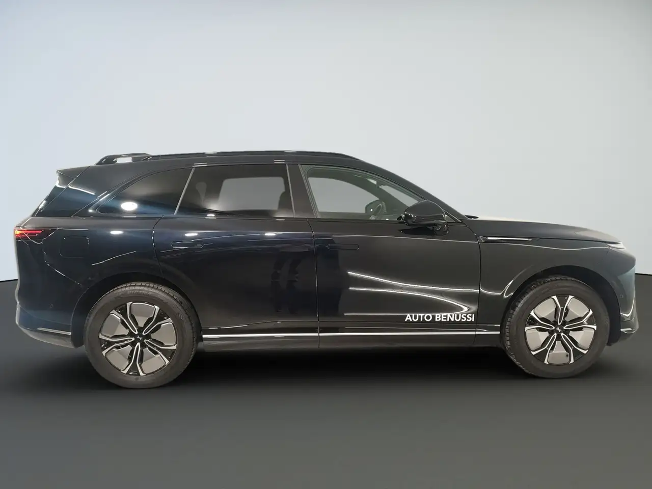 XPENG G9