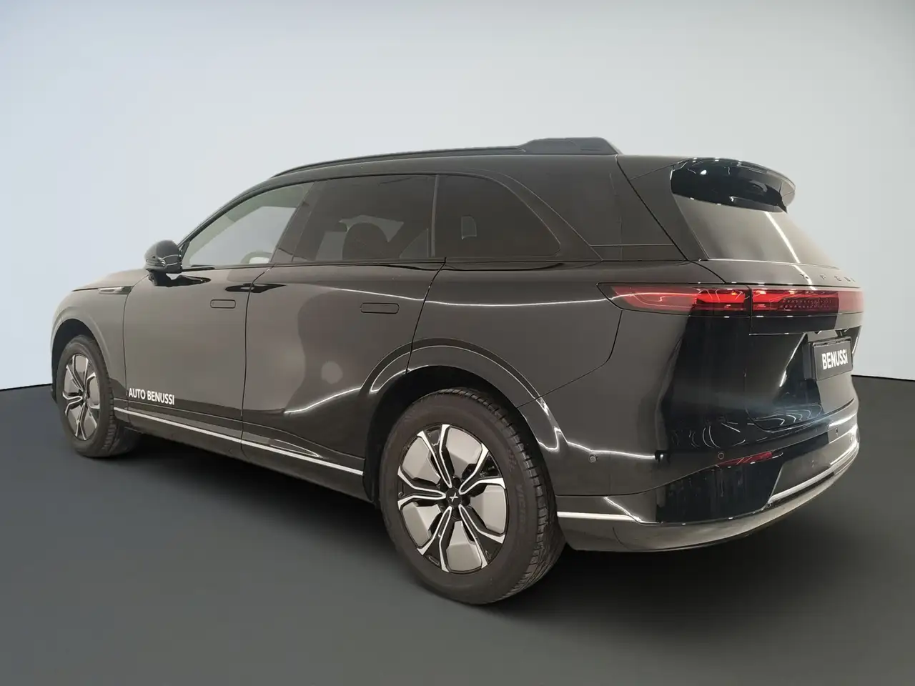 XPENG G9