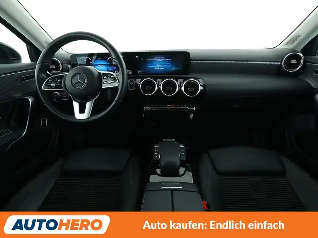 Mercedes-Benz 250 view 12