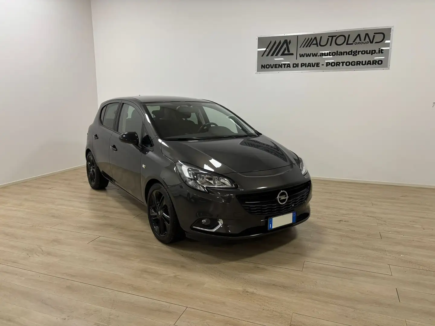 Opel Corsa Corsa V 2015 5p 1.4 KM 10.500!!! Grau - 1