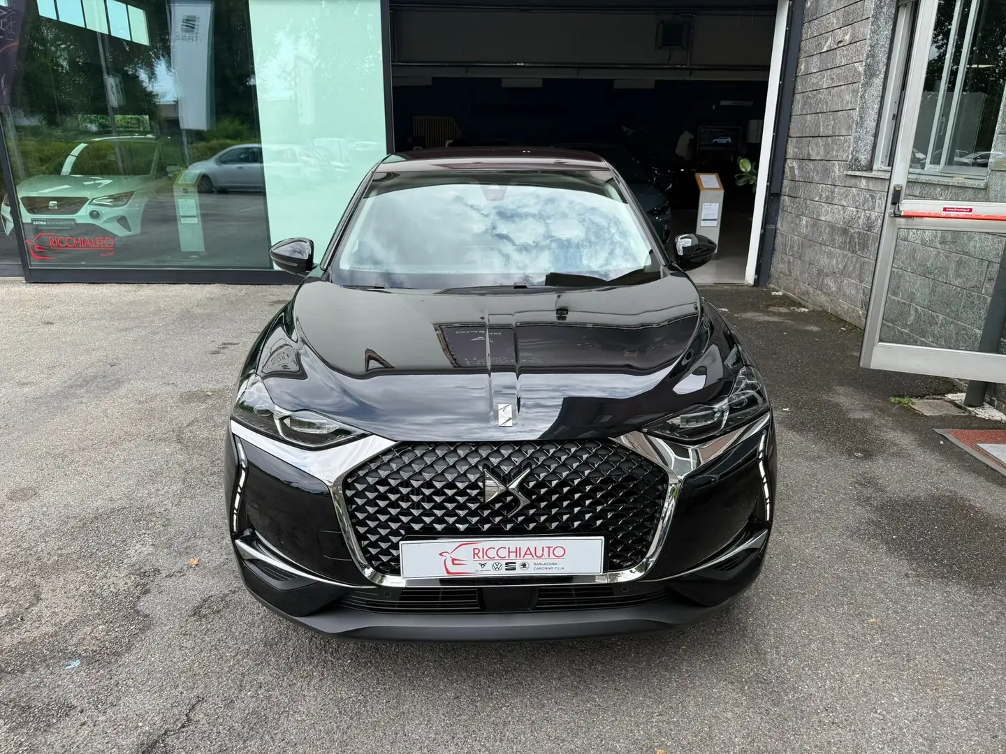 DS Automobiles DS 3 Crossback 1.2 Grand Chic 130cv auto Bi-Color Nero - 2