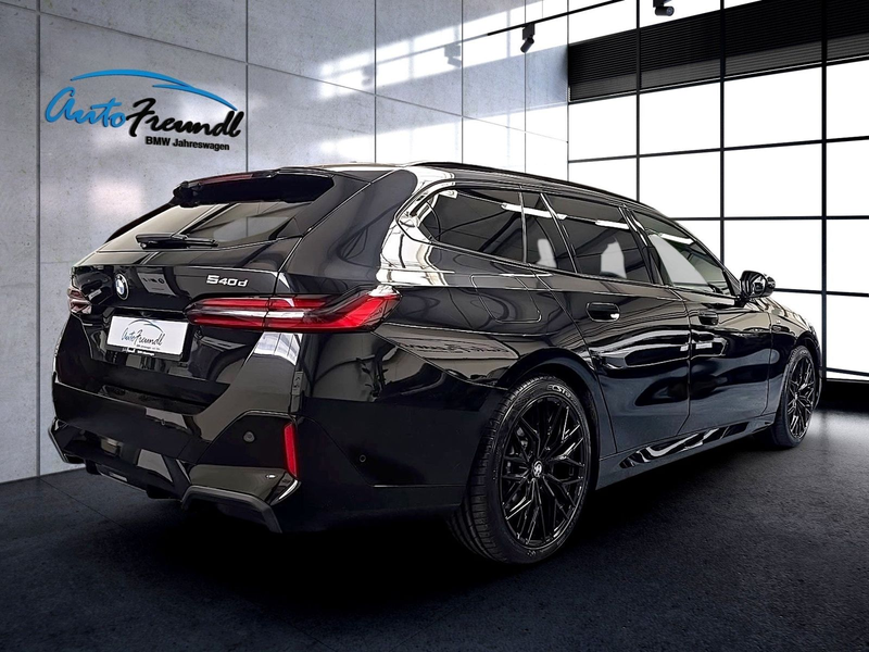 BMW 540 d xDrive M Sport Pro *20 Zoll*Pano*AHK* — photo 3