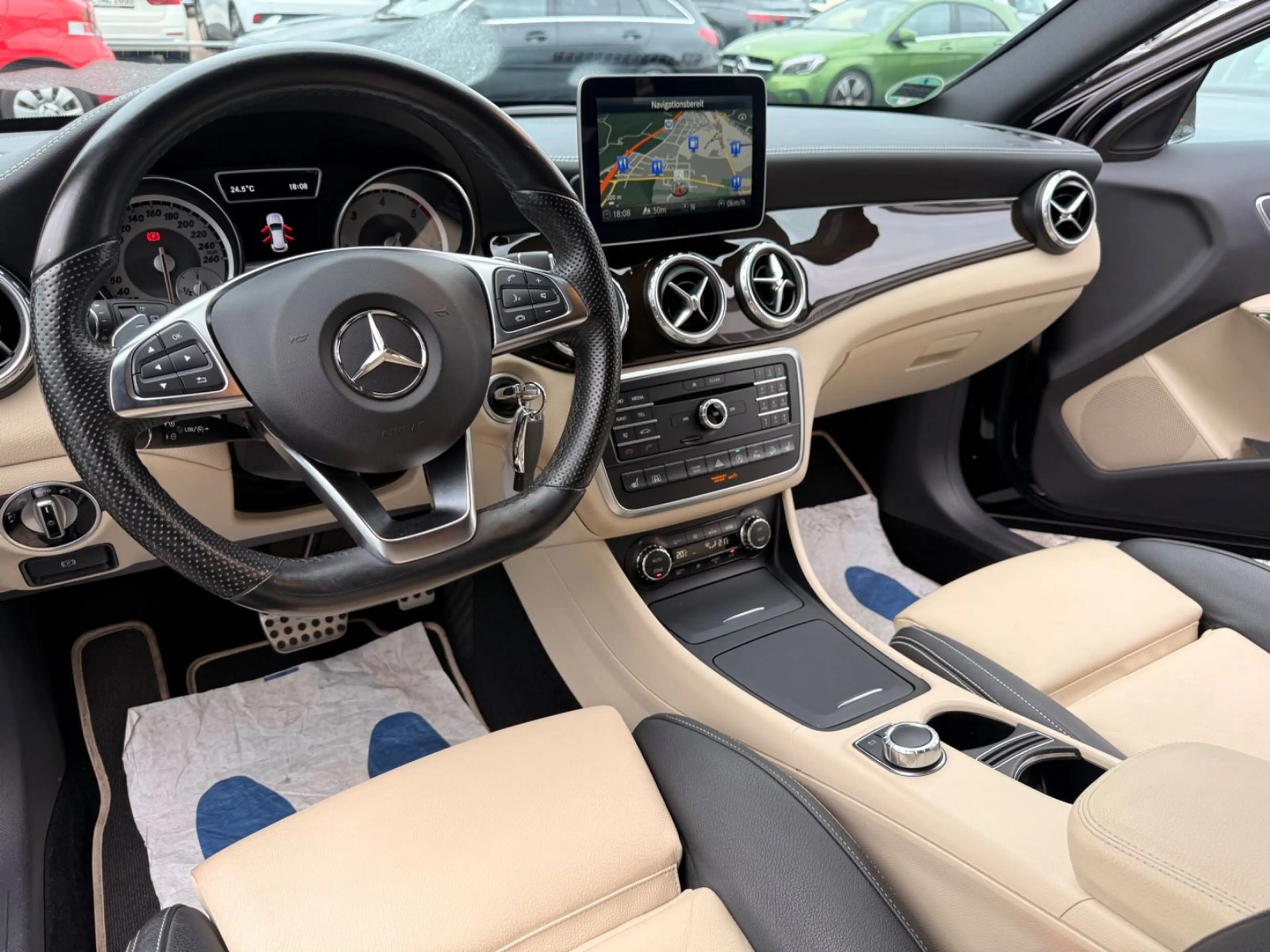 Mercedes-Benz GLA 200 CDI 4Matic AMG Line TOP ZUSTAND — photo 10