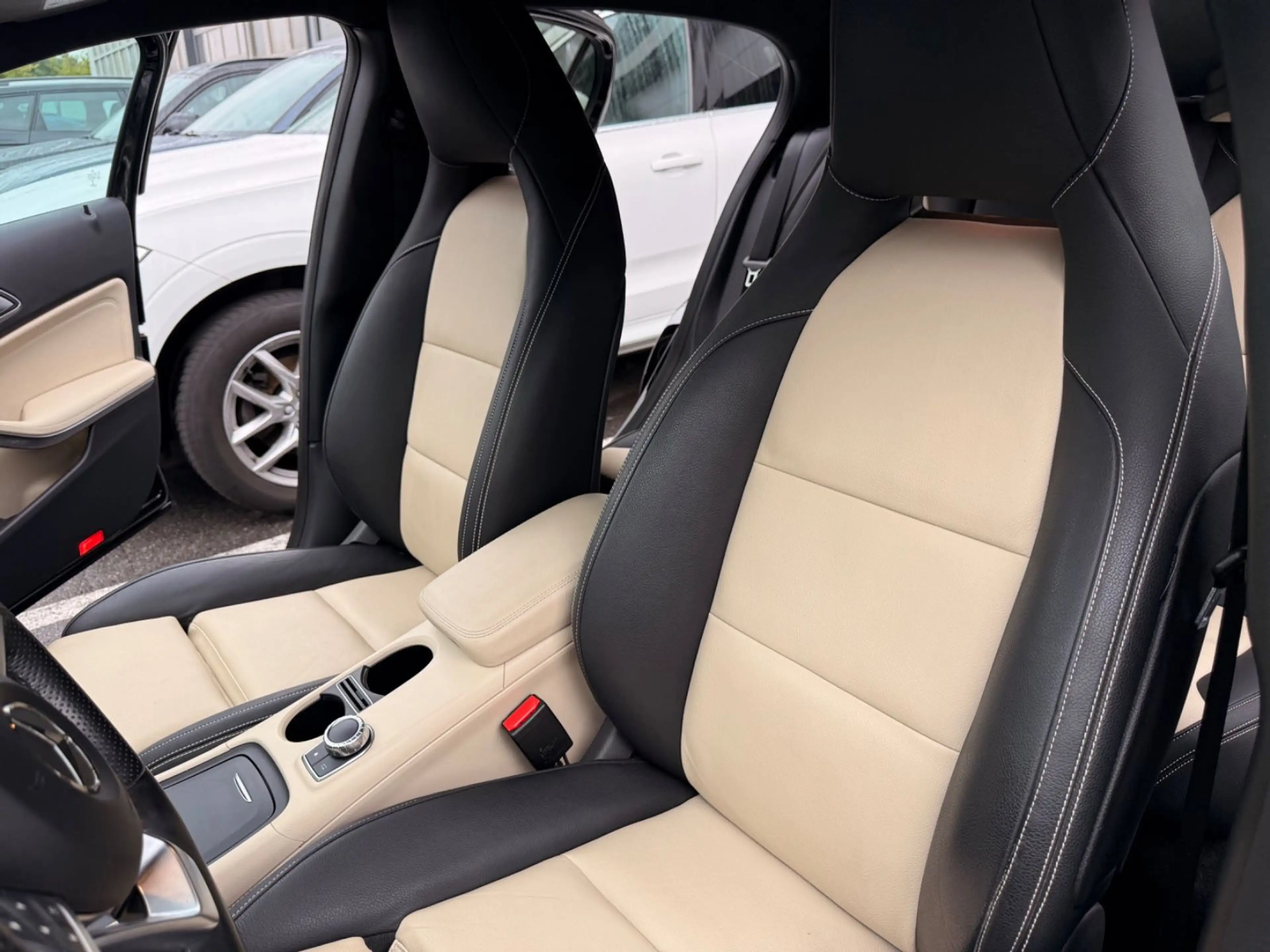 Mercedes-Benz GLA 200 CDI 4Matic AMG Line TOP ZUSTAND — photo 15
