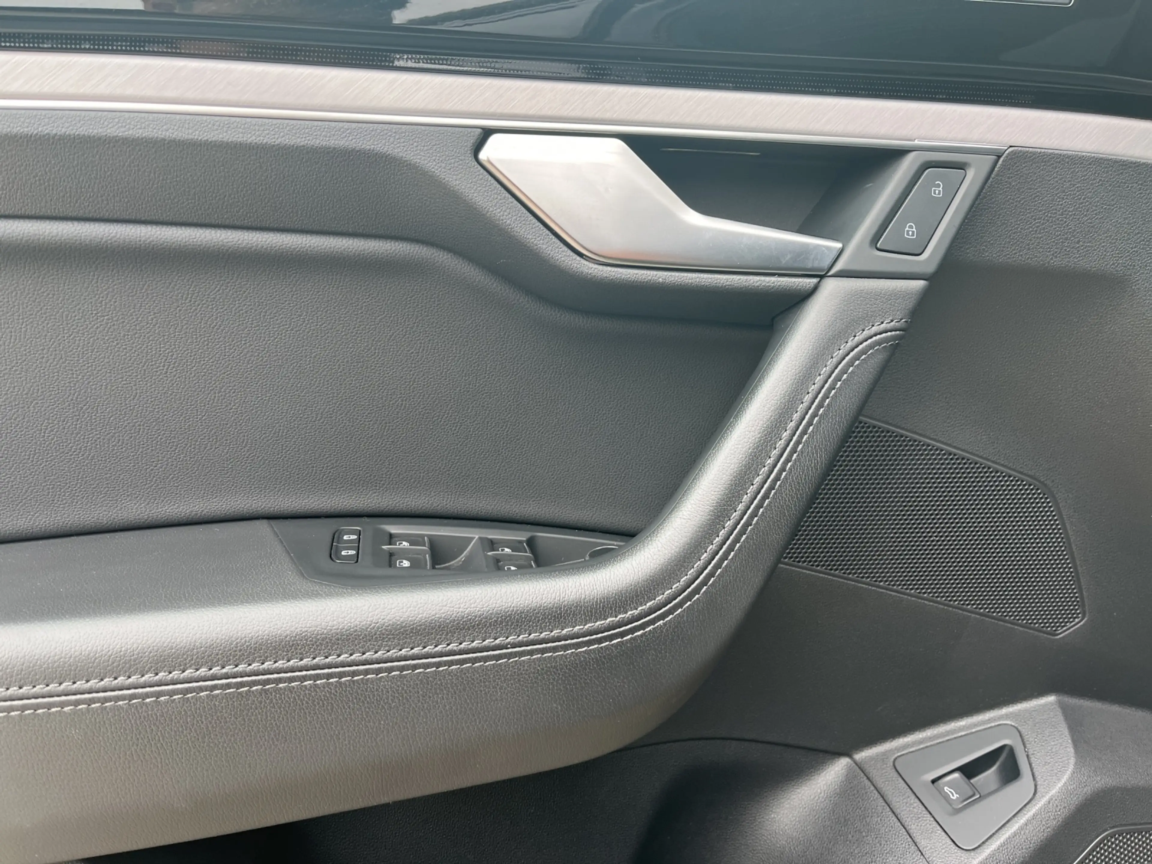 Volkswagen Touareg 3.0 TDI V6 4Motion DSG Elegance — photo 6