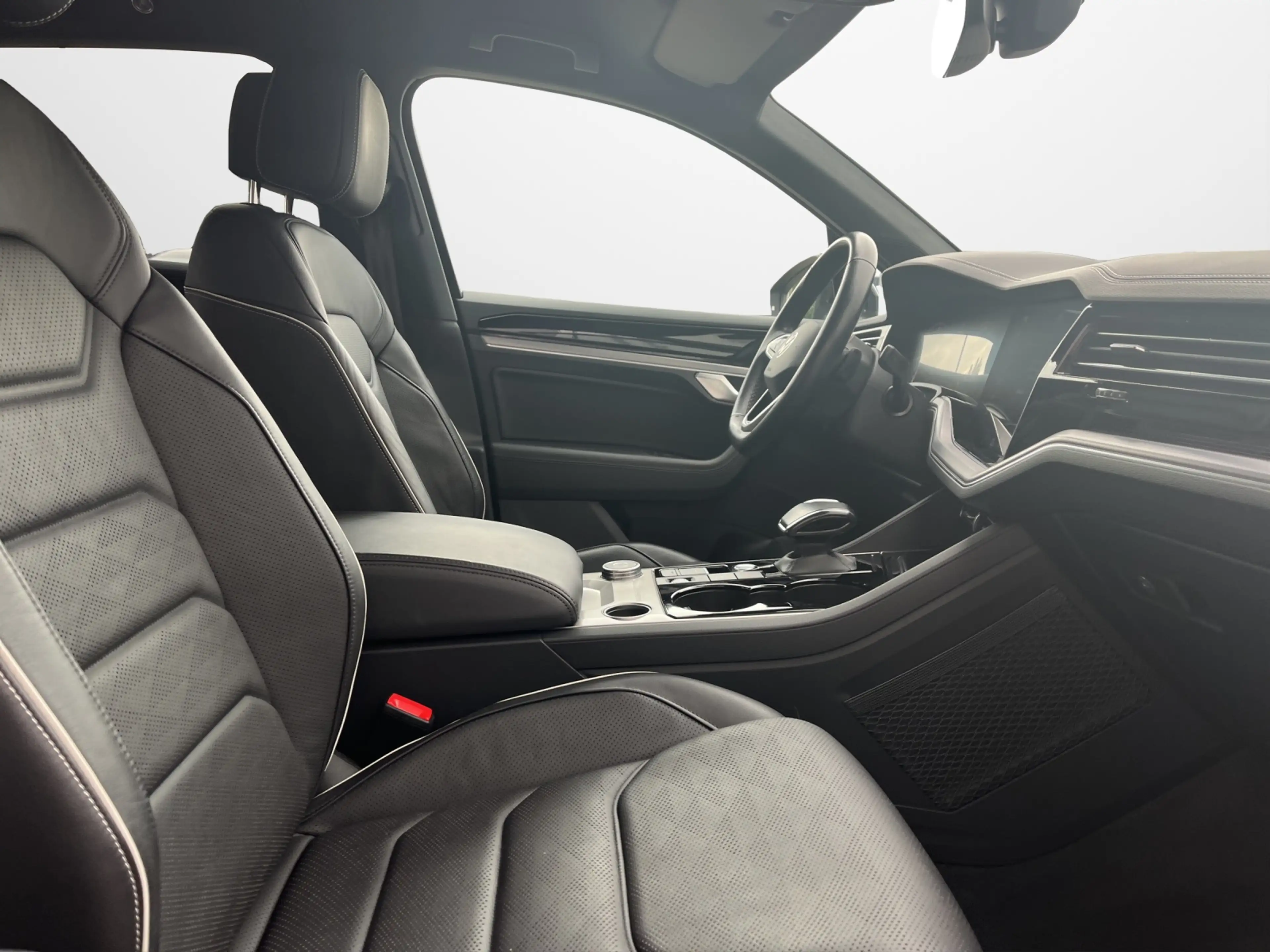 Volkswagen Touareg 3.0 TDI V6 4Motion DSG Elegance — photo 13