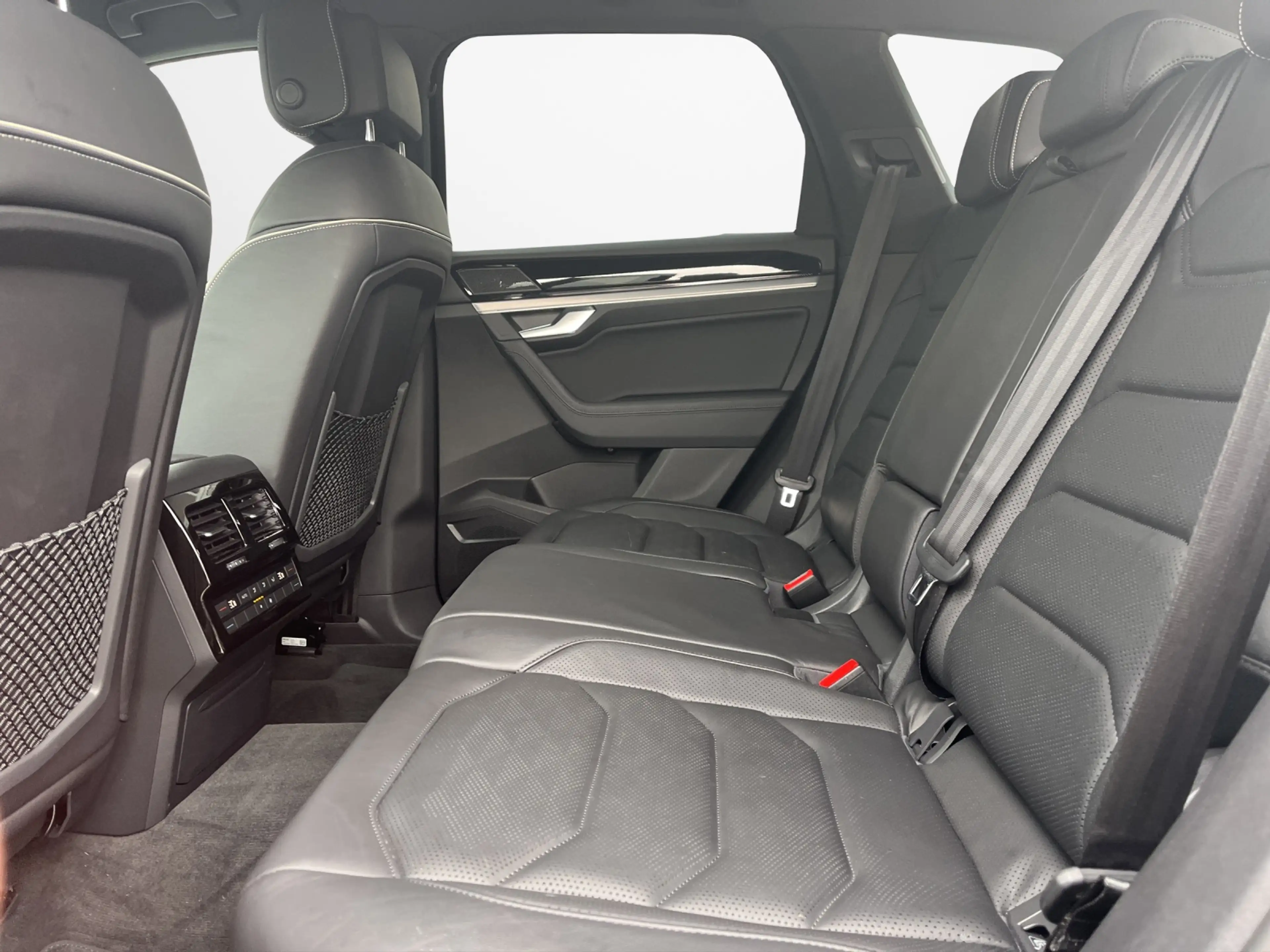Volkswagen Touareg 3.0 TDI V6 4Motion DSG Elegance — photo 11