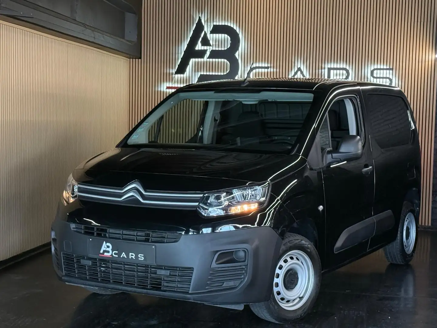 Citroen Berlingo 1.5 BlueHDi * 2 PLACES - UTILITAIRE * 1ER PROP * Zwart - 1
