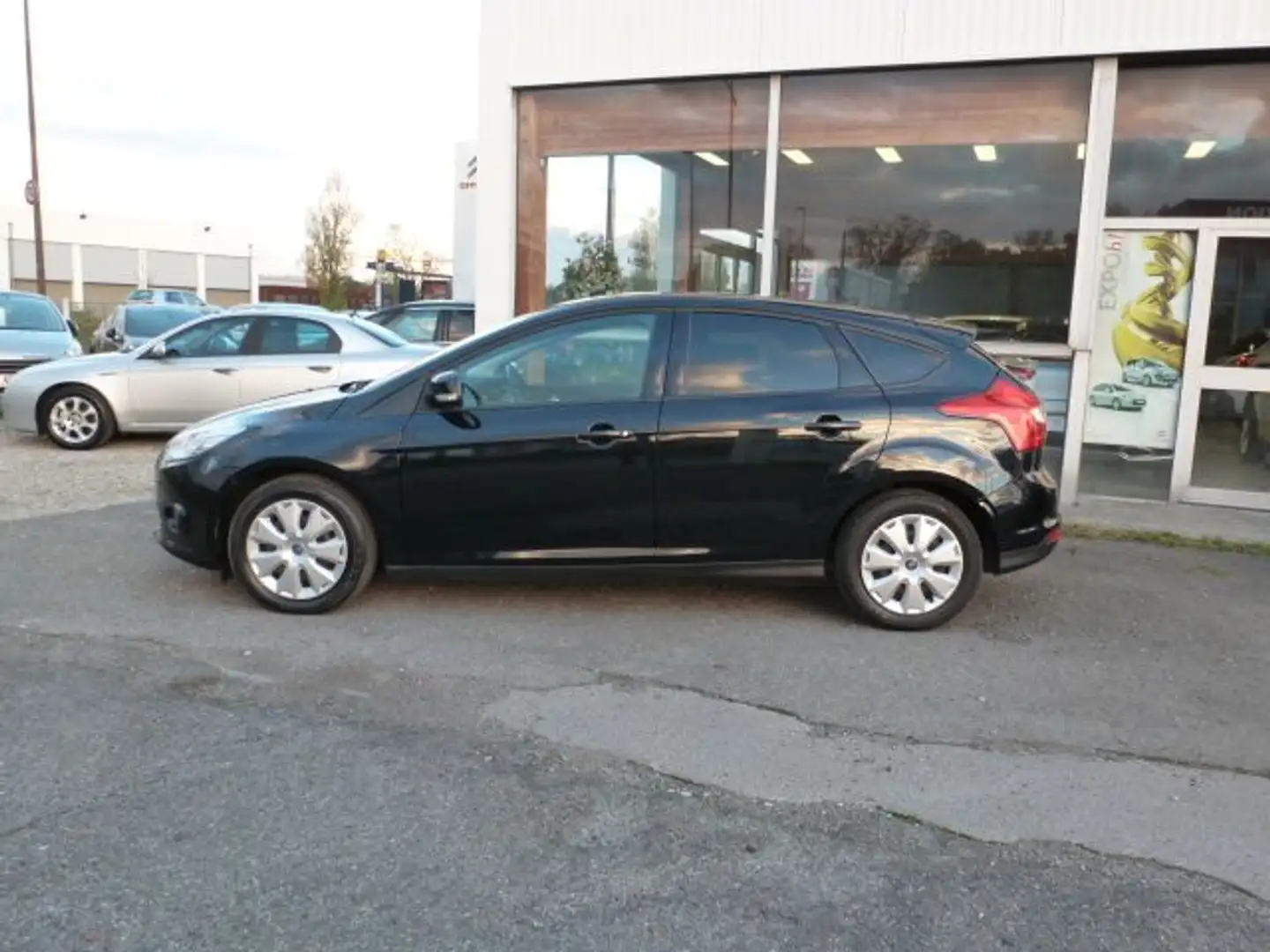 Ford Focus 1.6 TDCI 115CH STOP\u0026START TREND Noir - 2