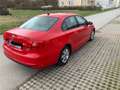 Volkswagen Jetta Comfortline 1,6 TDI DPF Rouge - thumbnail 2