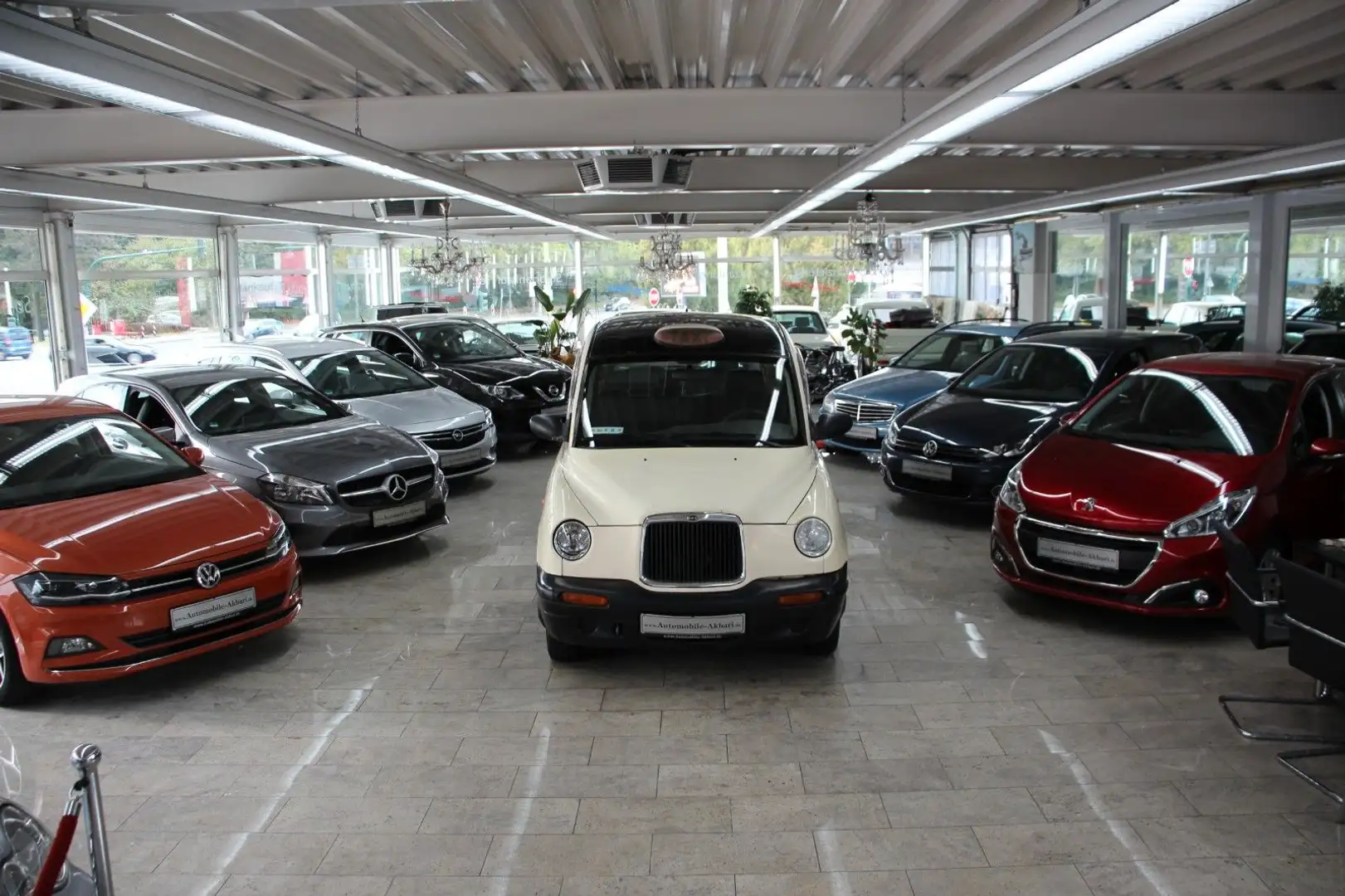 LEVC Levc Carbodies *7-Sitzer* Jaune - 1