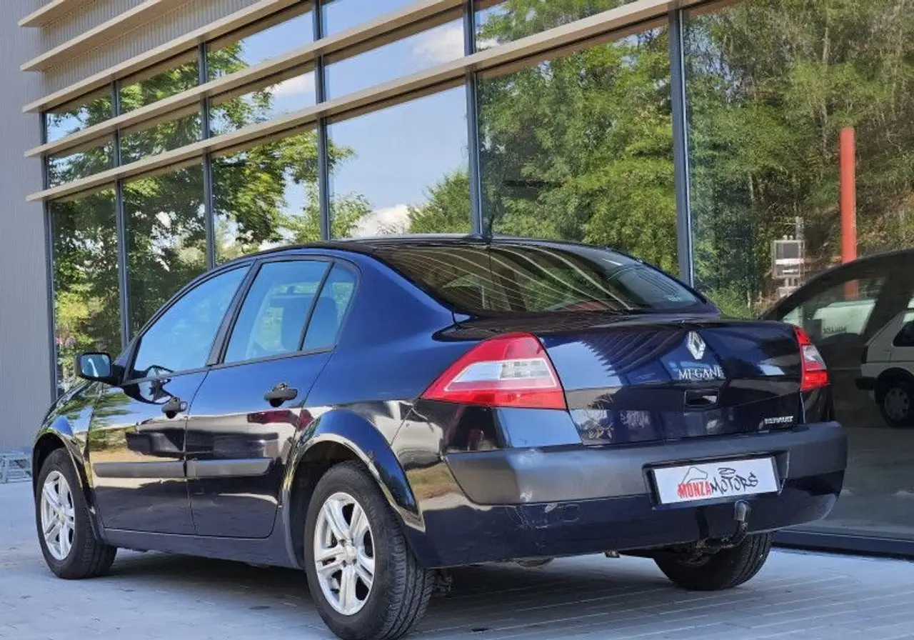 Renault Megane Citadine 5 portes — photo 5