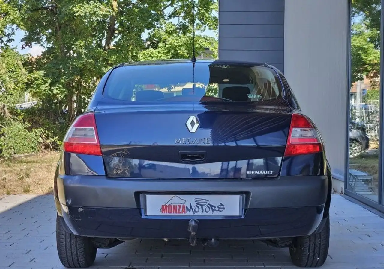 Renault Megane Citadine 5 portes — photo 6