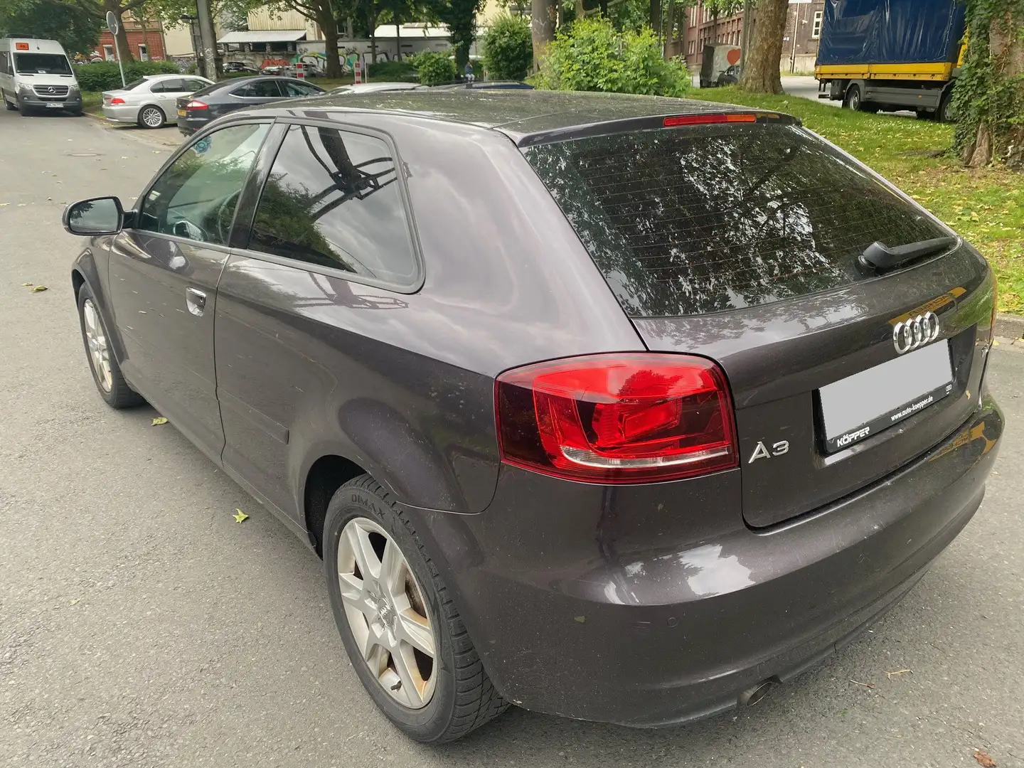 Audi A3 A3 Diesel 1.6 TDI DPF Attraction Grau - 1