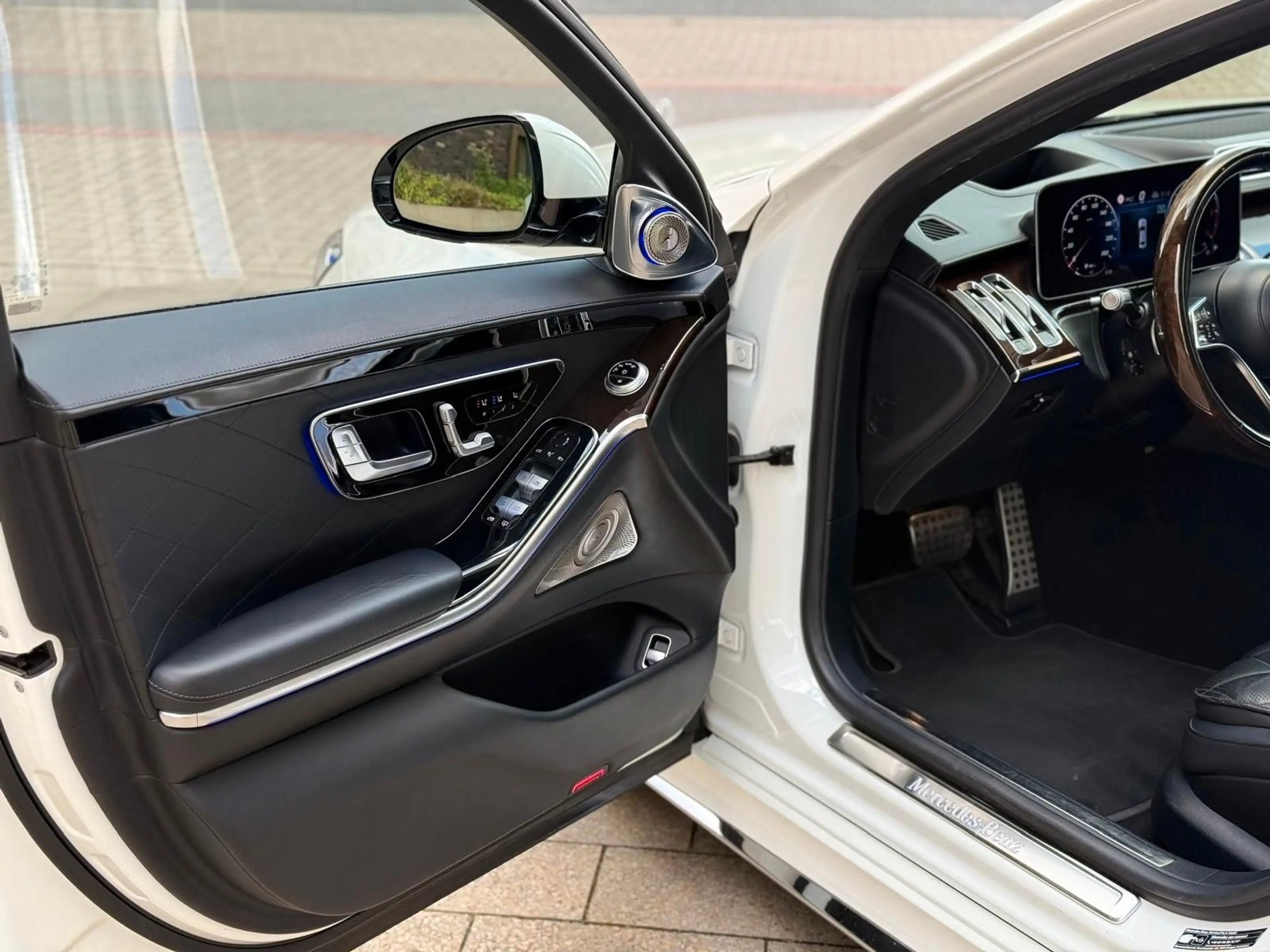 Mercedes-Benz S 400 d L 4Matic AMG|Exklusiv|Chauffeur|TV-Enter — photo 4