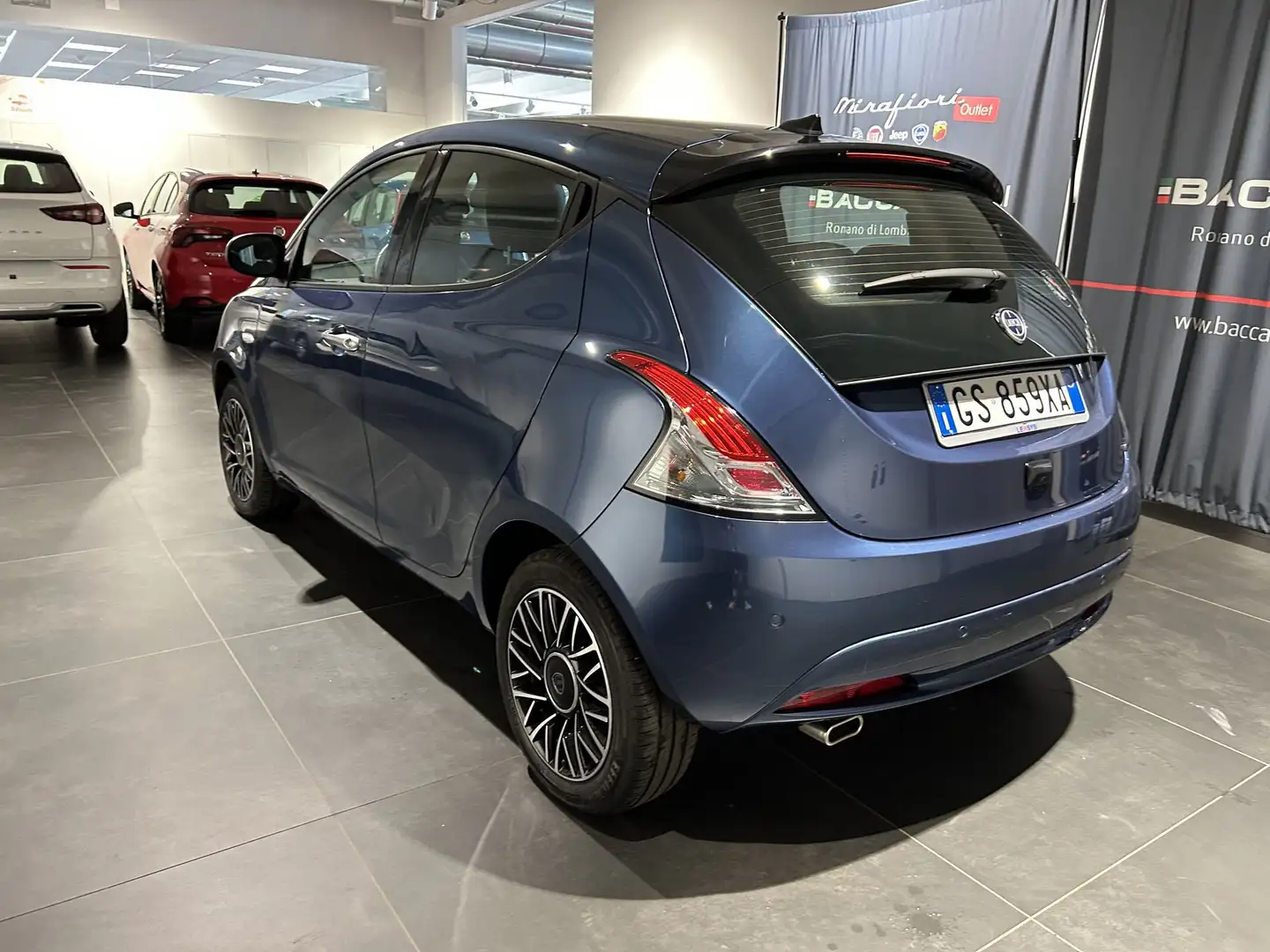 Lancia Ypsilon Ypsilon 1.0 FireFly 5 porte S&S Hybrid Platino Albastru - 2