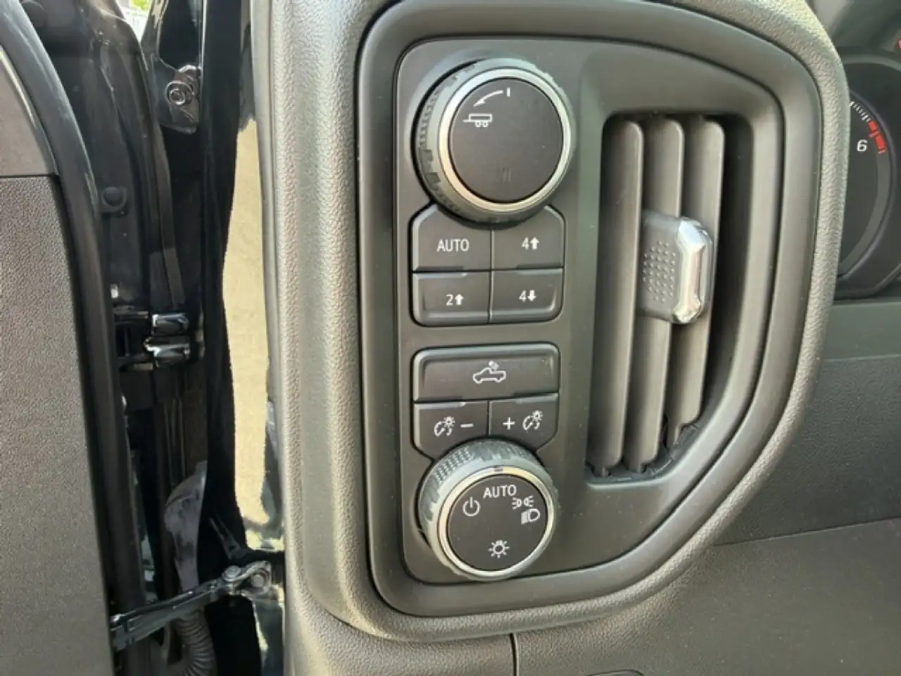 Chevrolet Silverado 1500 снимка Chevrolet Silverado 1500