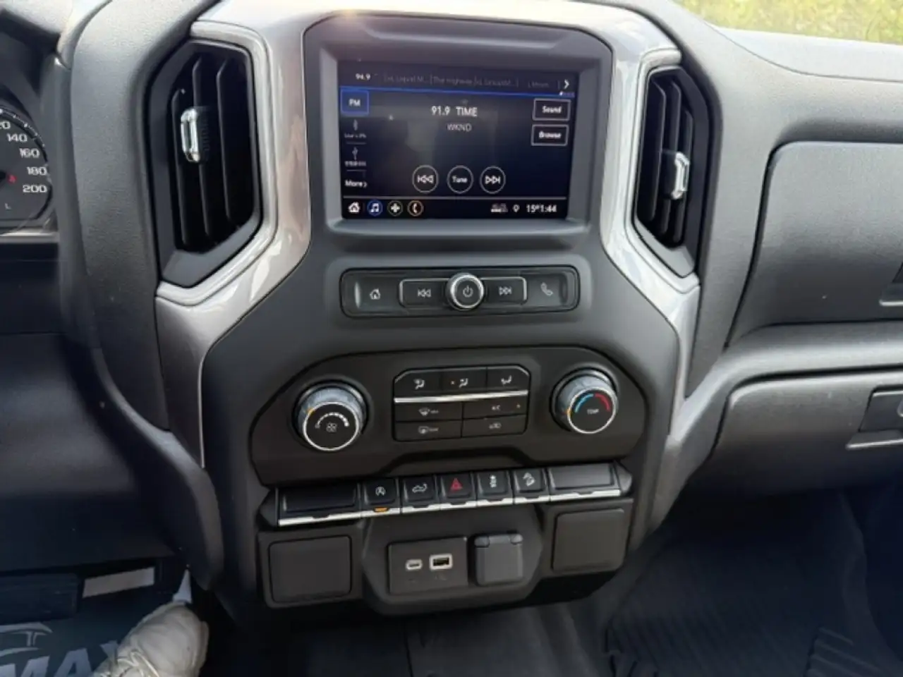 Chevrolet Silverado 1500 снимка Chevrolet Silverado 1500