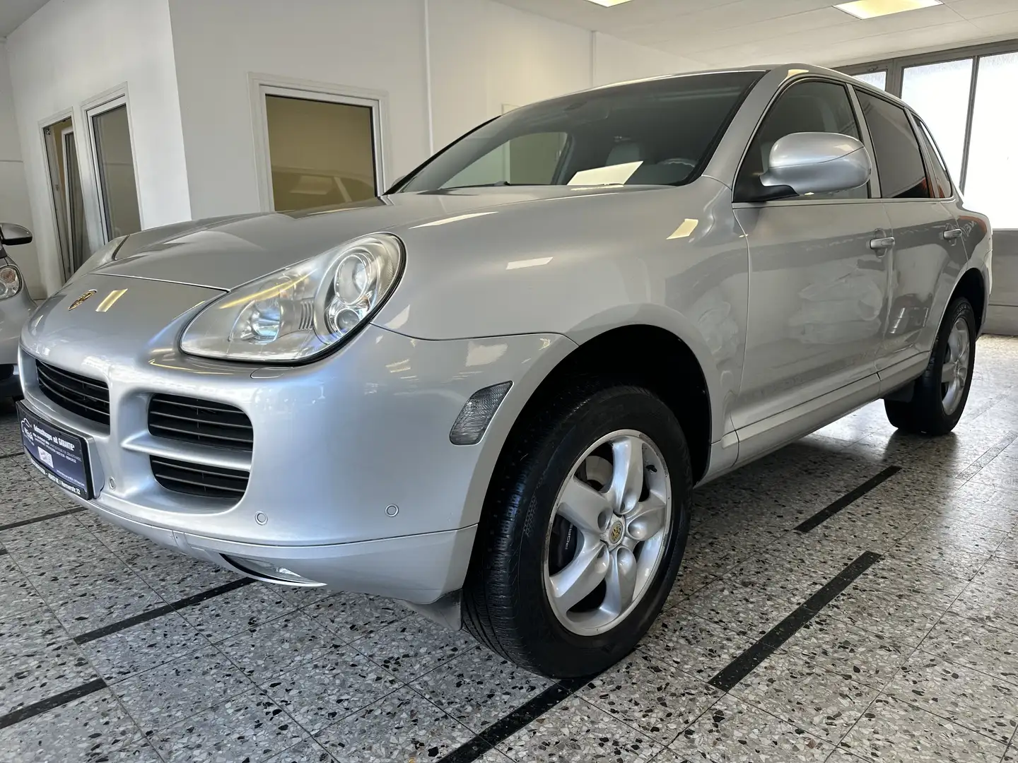 Porsche Cayenne 3.2-V6* Leder*Xenon*Klimaautomatik* Plateado - 1