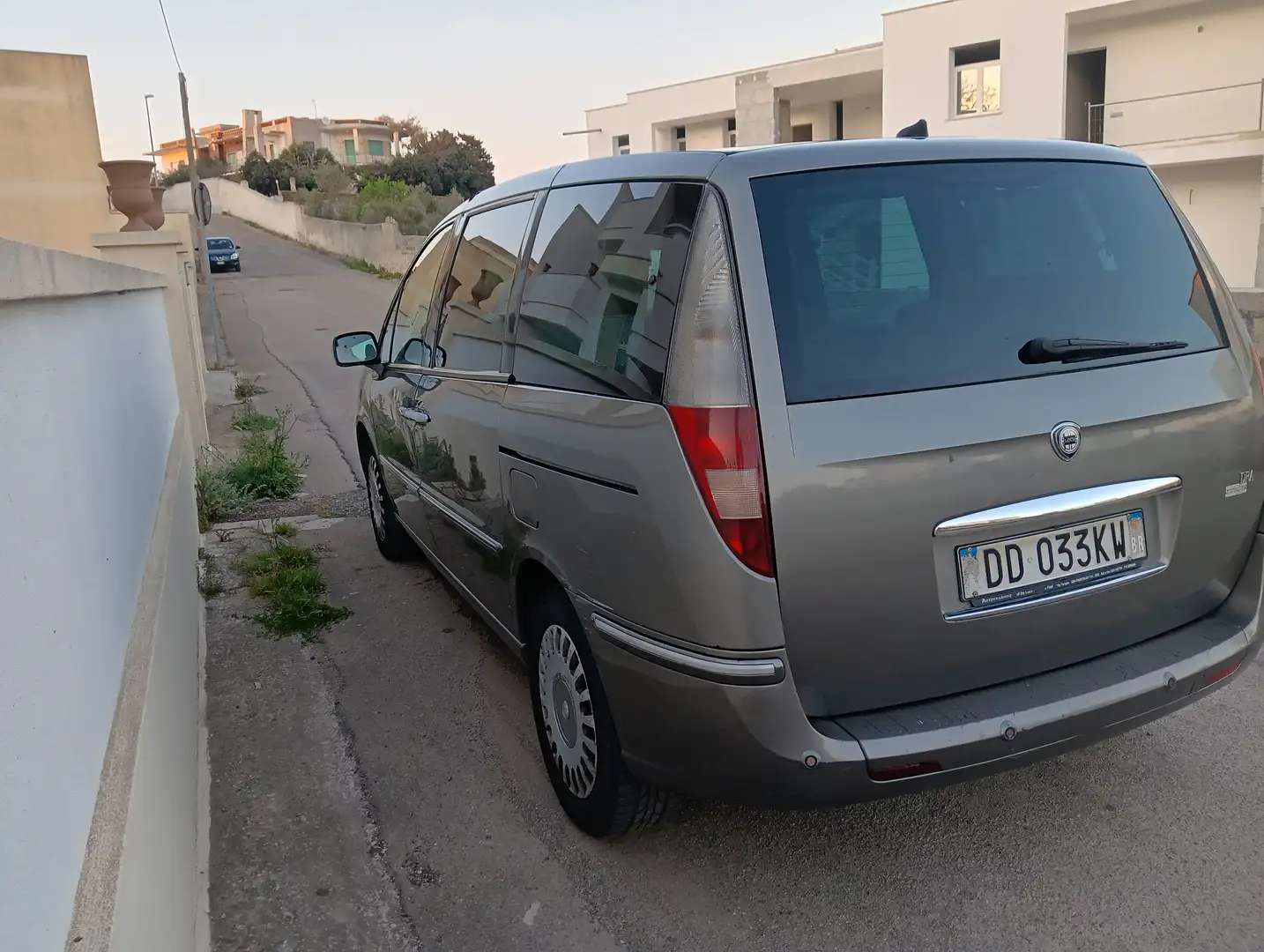 Lancia Phedra 2.0 120cv emblema manuale Grigio - 1