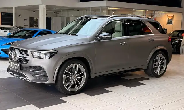 Mercedes-Benz Gle view 2