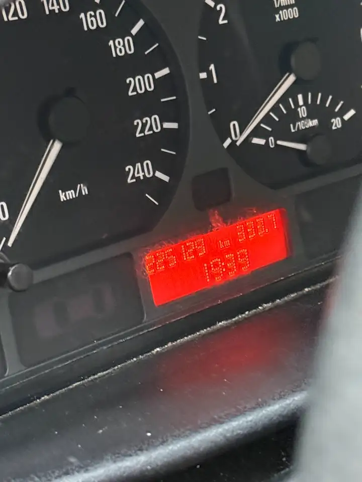 BMW 318i touring, foto 7