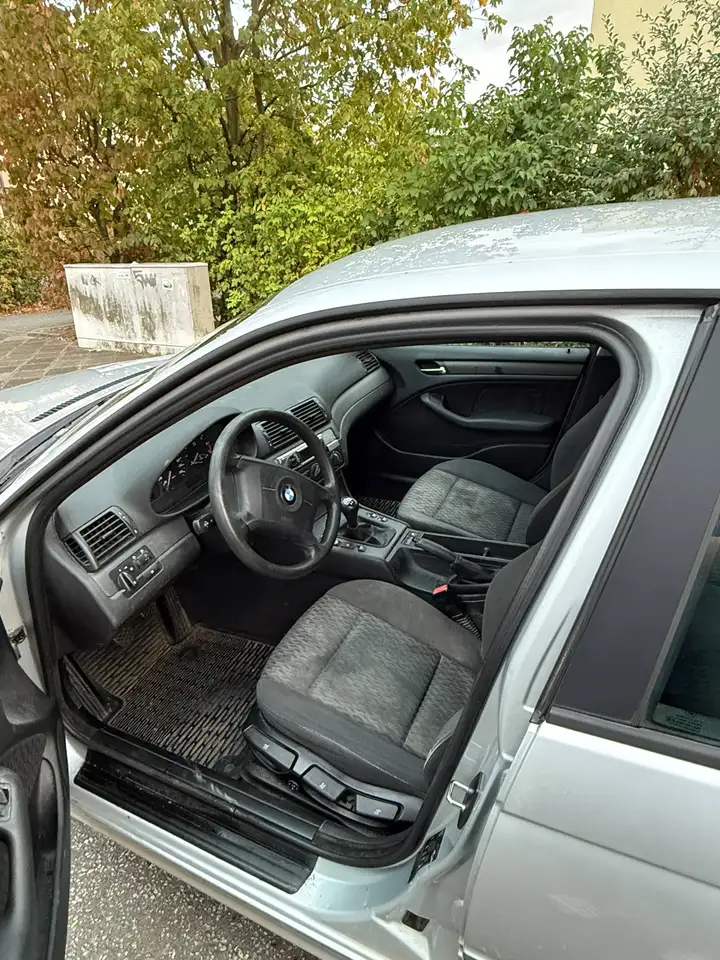 BMW 318i touring, foto 6