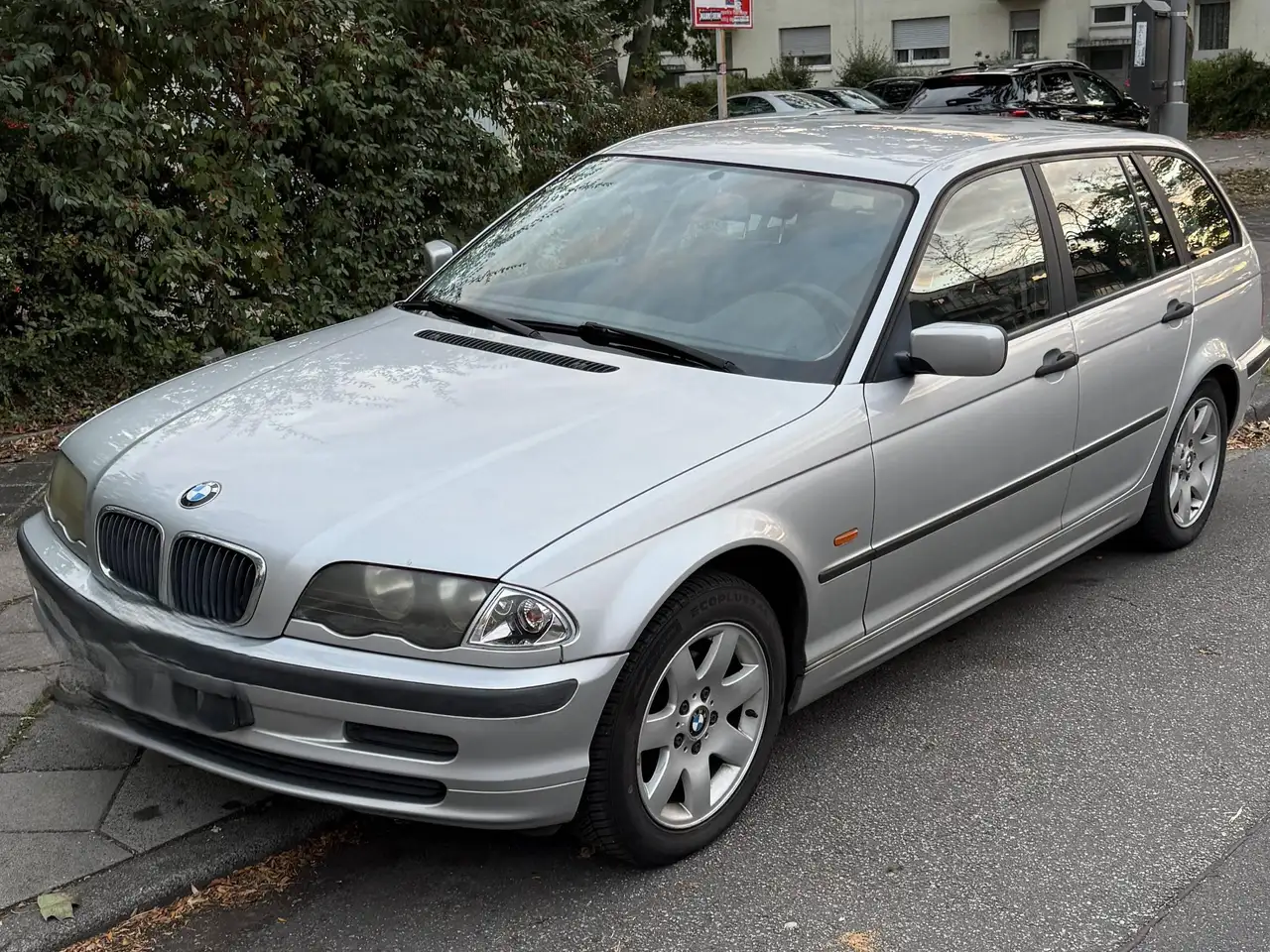 BMW 318i touring, foto 1