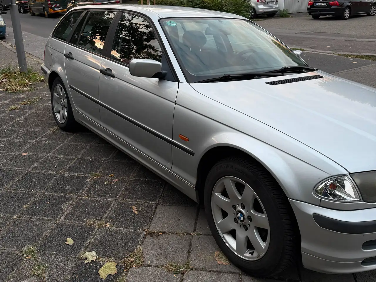 BMW 318i touring, foto 4