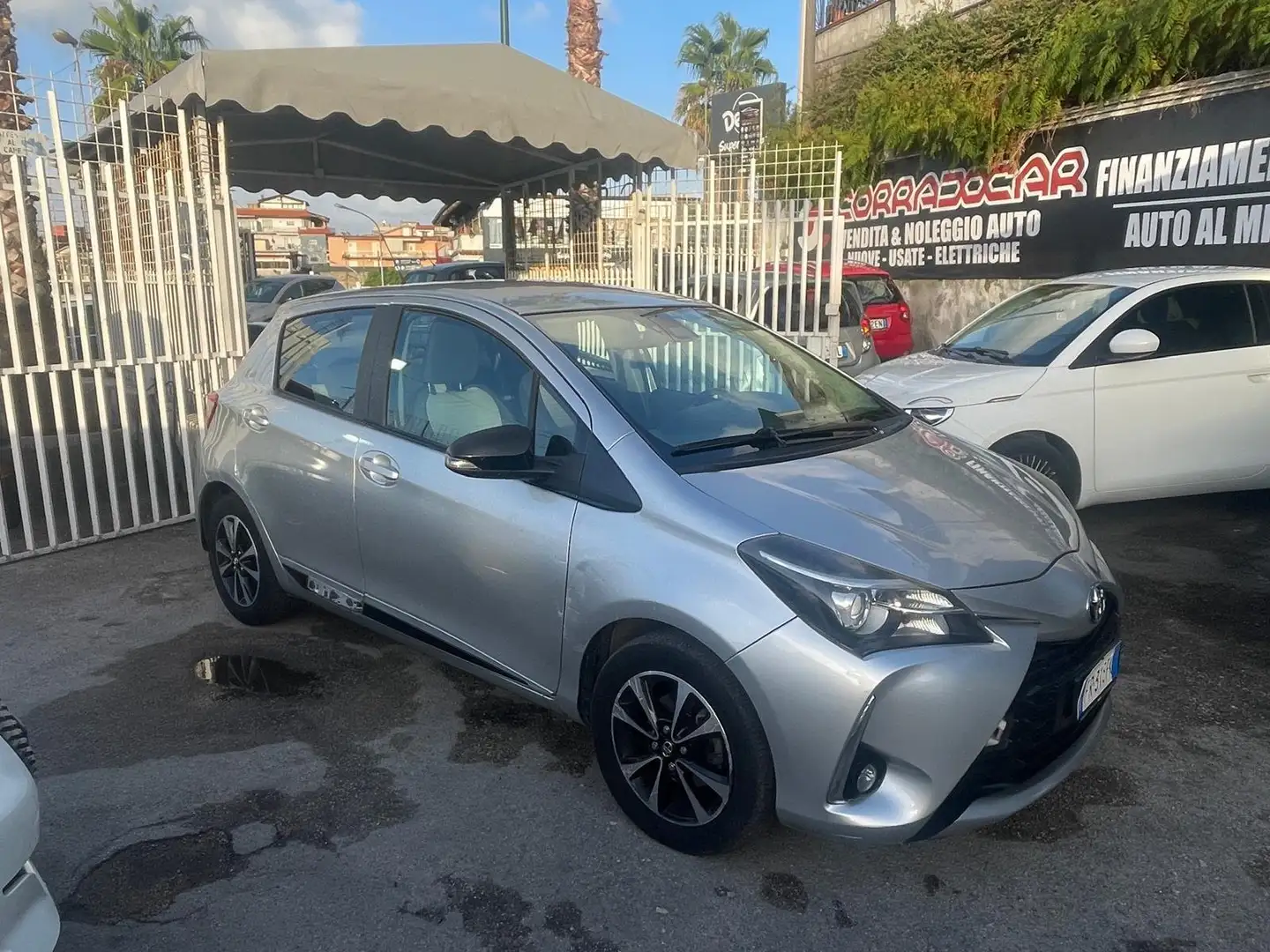 Toyota Yaris Yaris III 2017 5p 1.0 46000KM Argintiu - 1