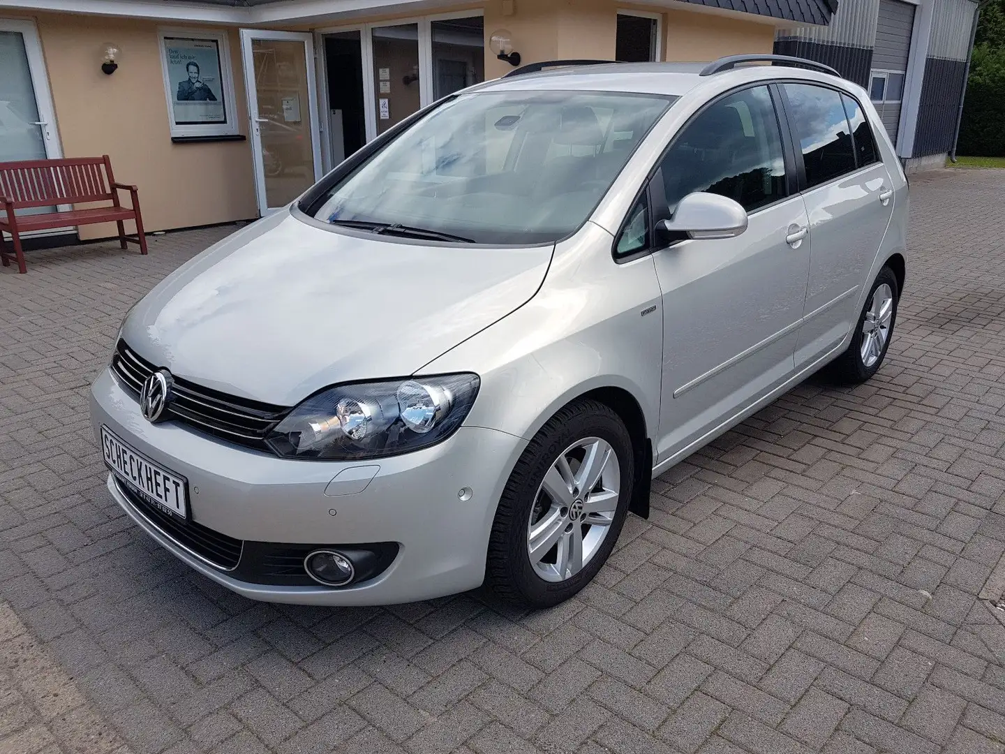 Volkswagen Golf Plus VI Life  NAVI  AHK  SHZ  PDC  ALU Or - 1