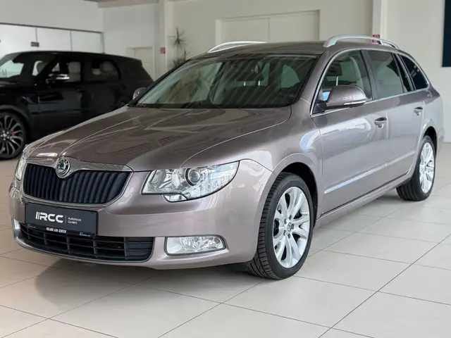 Skoda Superb Combi Family Aut. Kam Bi-Xenon