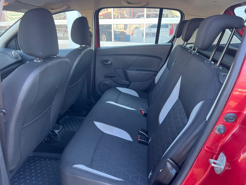 Dacia Sandero II Stepway Prestige — photo 9