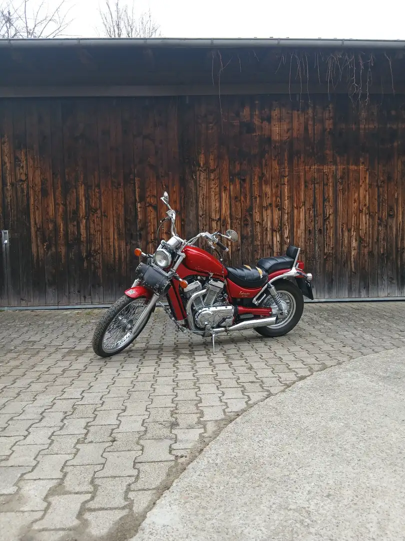 Suzuki VS 800 Rouge - 1